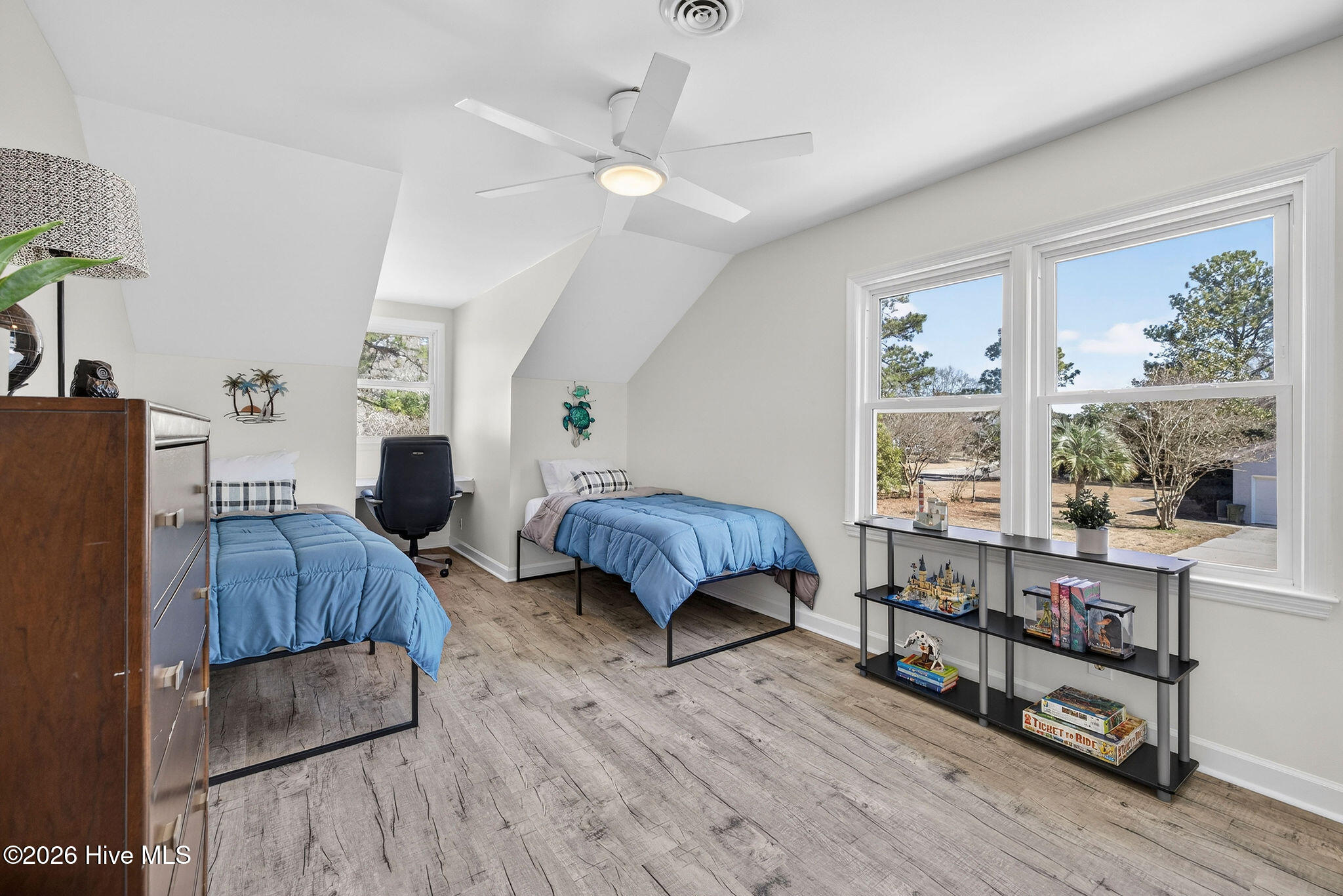 100556814 | Photo 23