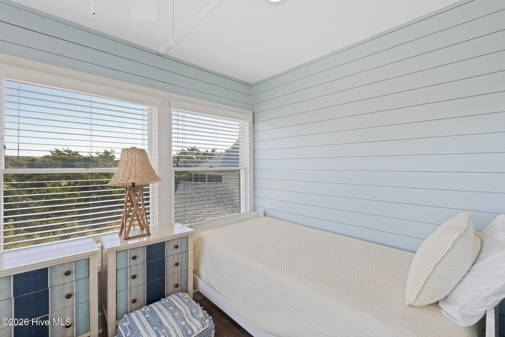 100556120 | Photo 40