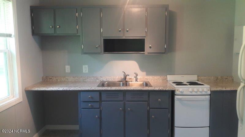 100570140 | Photo 10