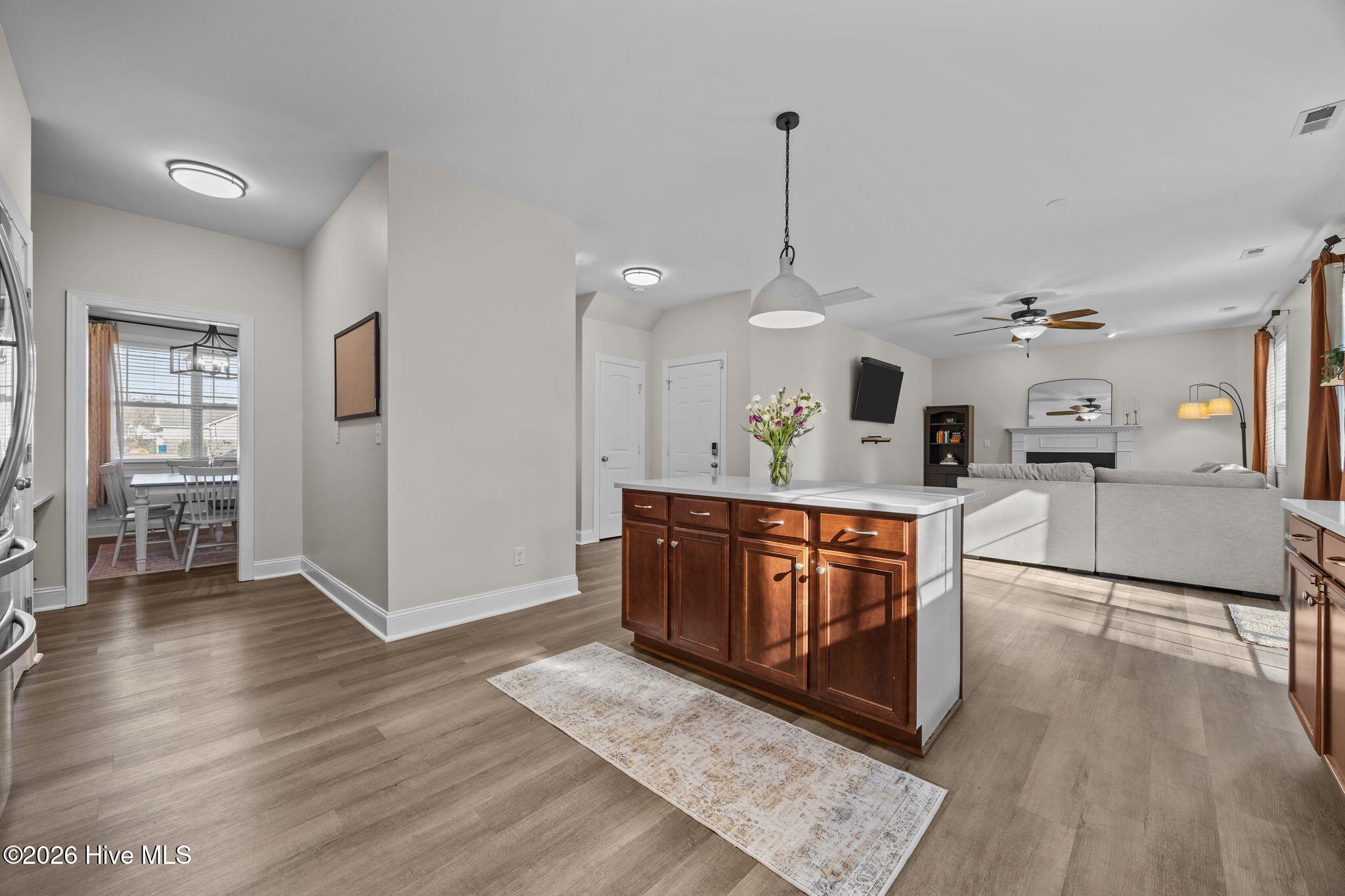 100550598 | Photo 11