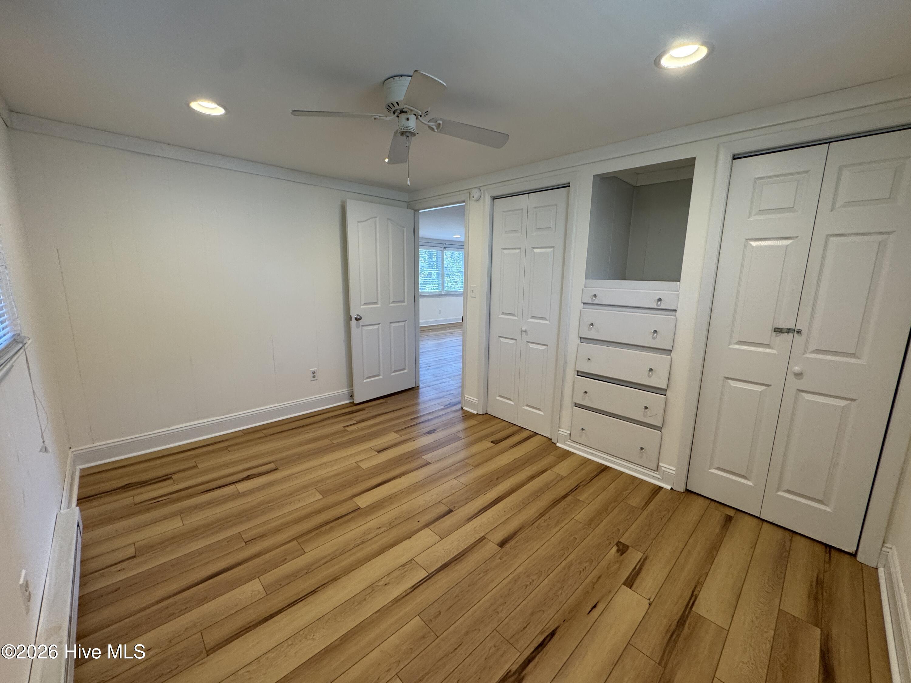 100565998 | Photo 10