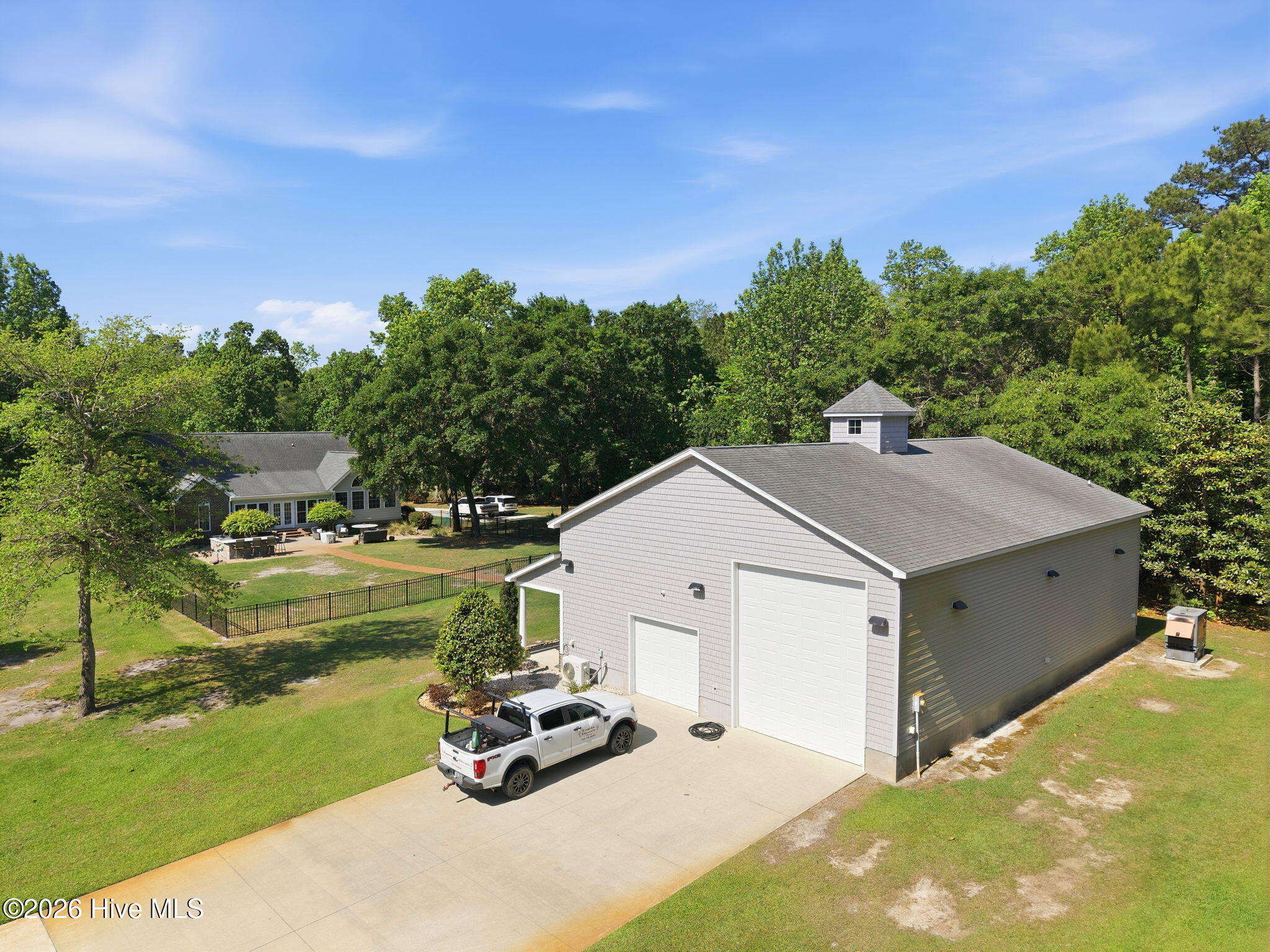 100570615 | Photo 58