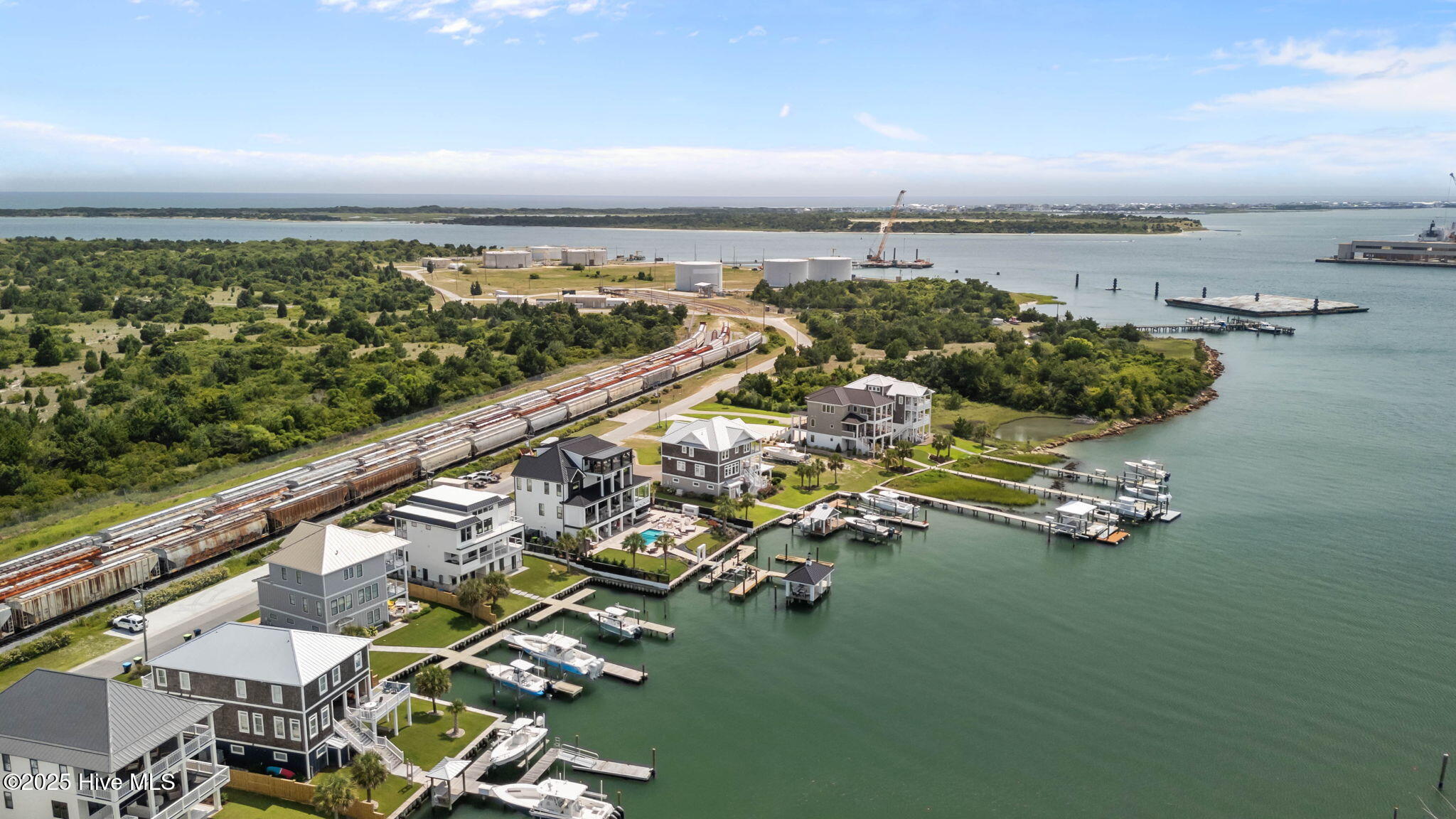 Homes for sale in Morehead City, NC | 208 Radio Island Rd, Morehead City, NC 28557 | MLS# 100522634