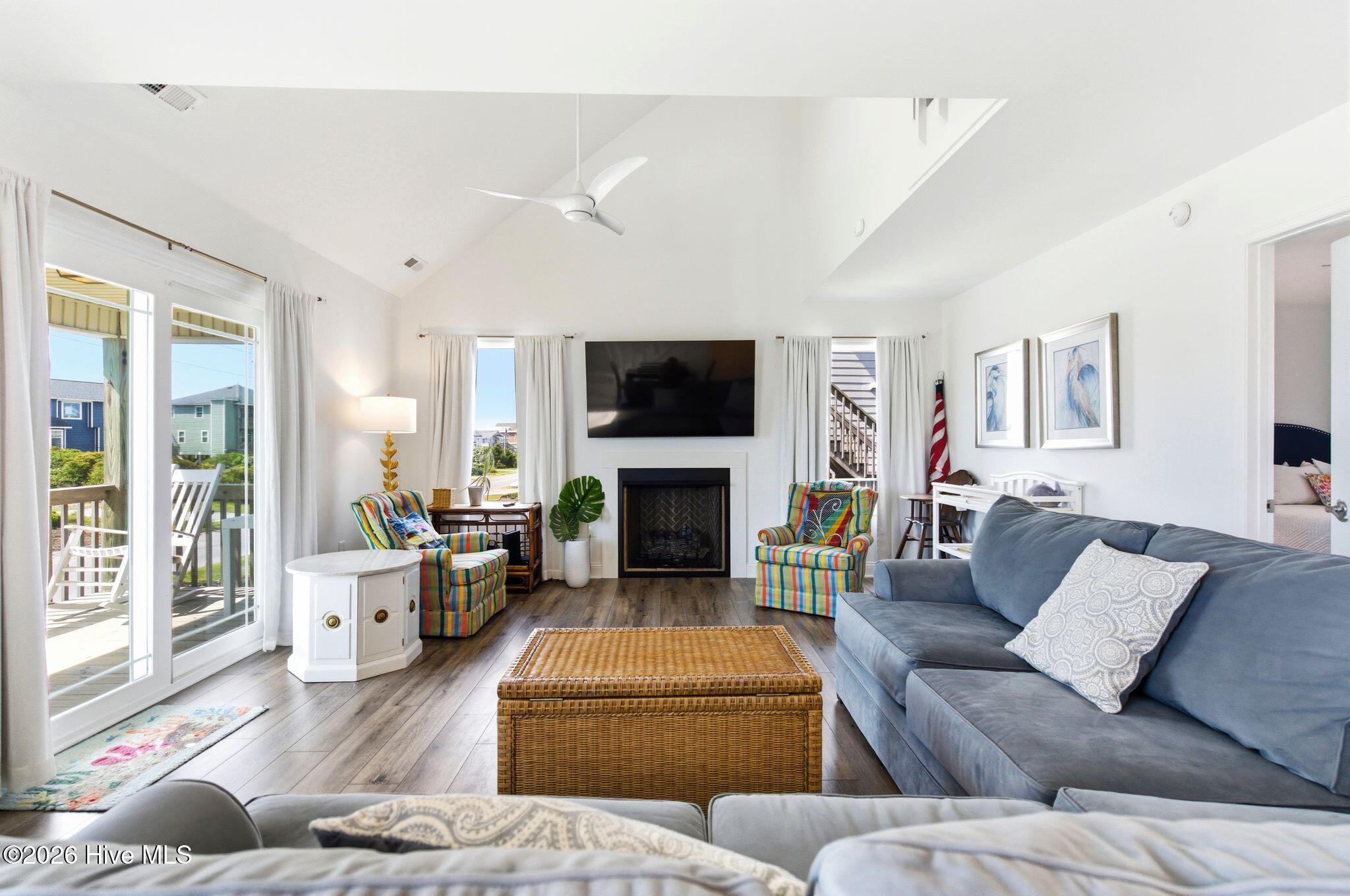 100567797 | Photo 26