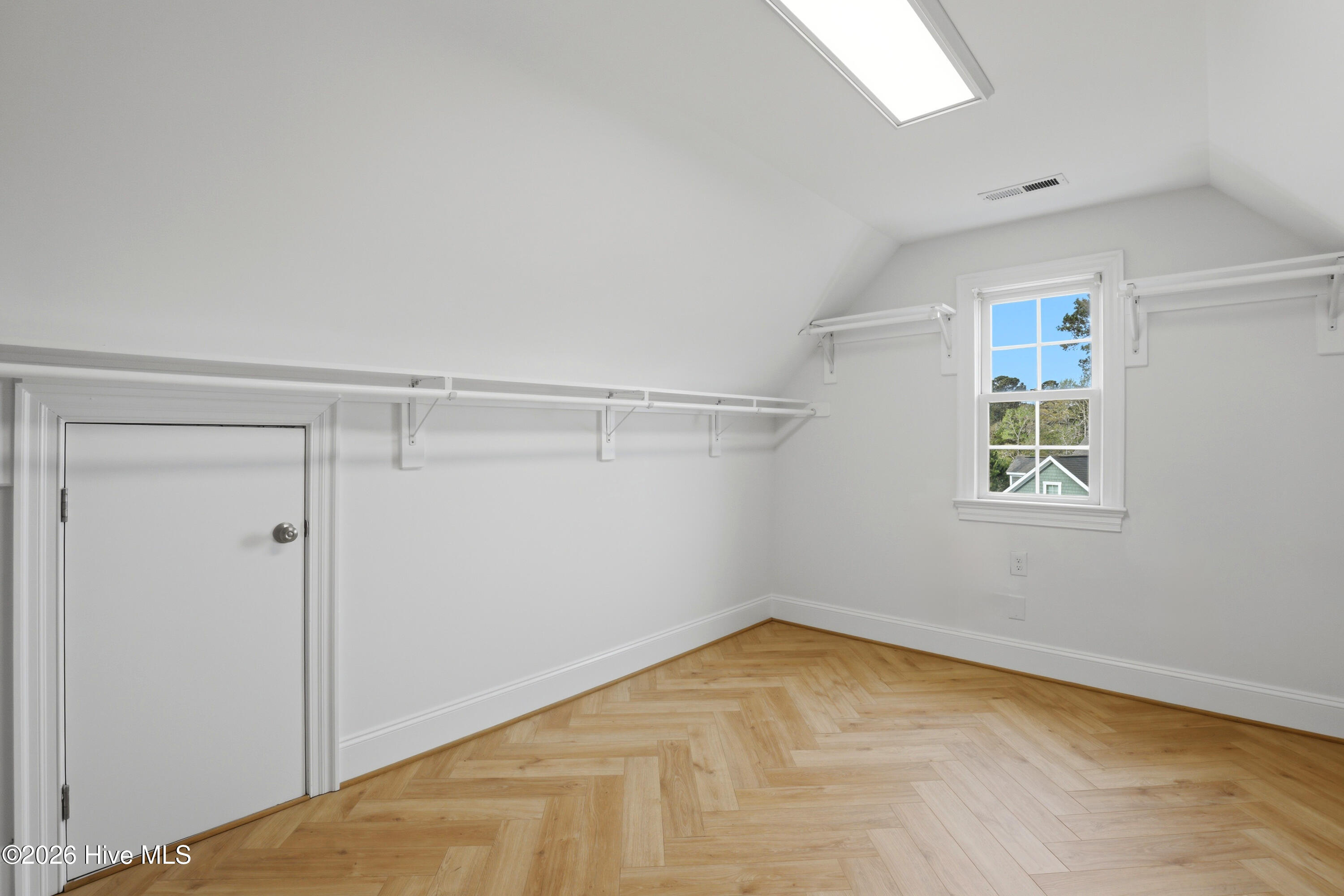 100562697 | Photo 50