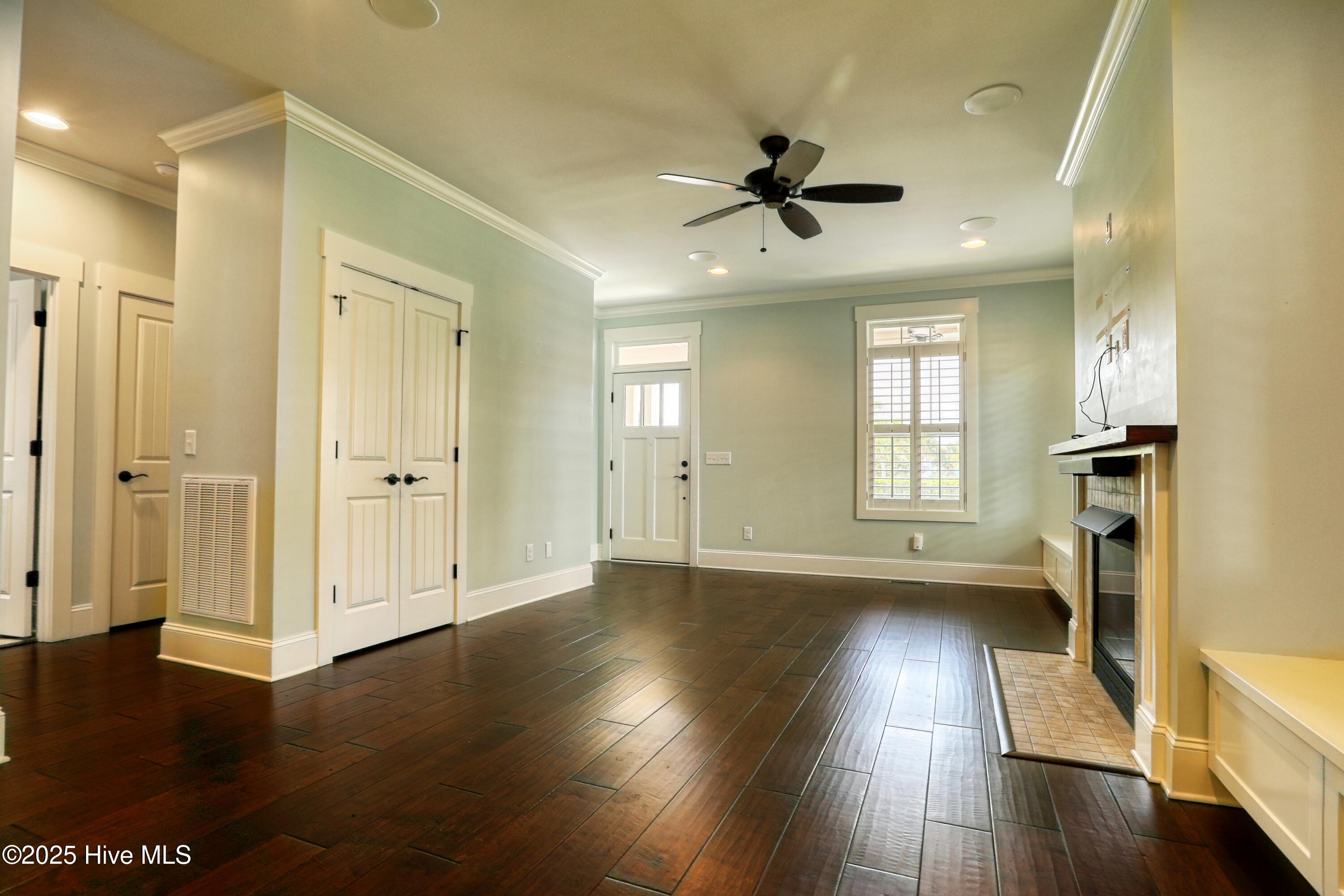 100502836 | Photo 41