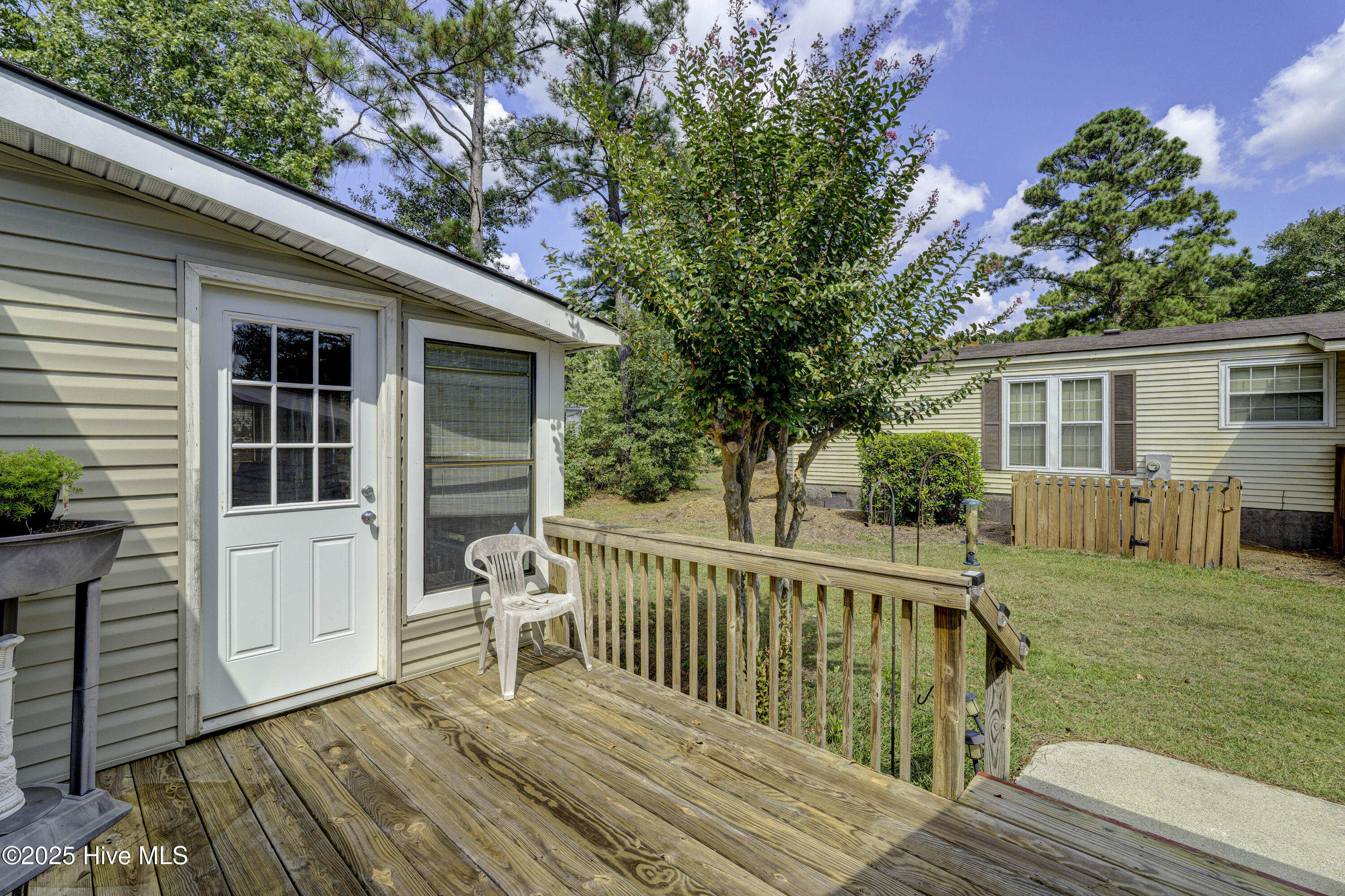 100532142 | Photo 36