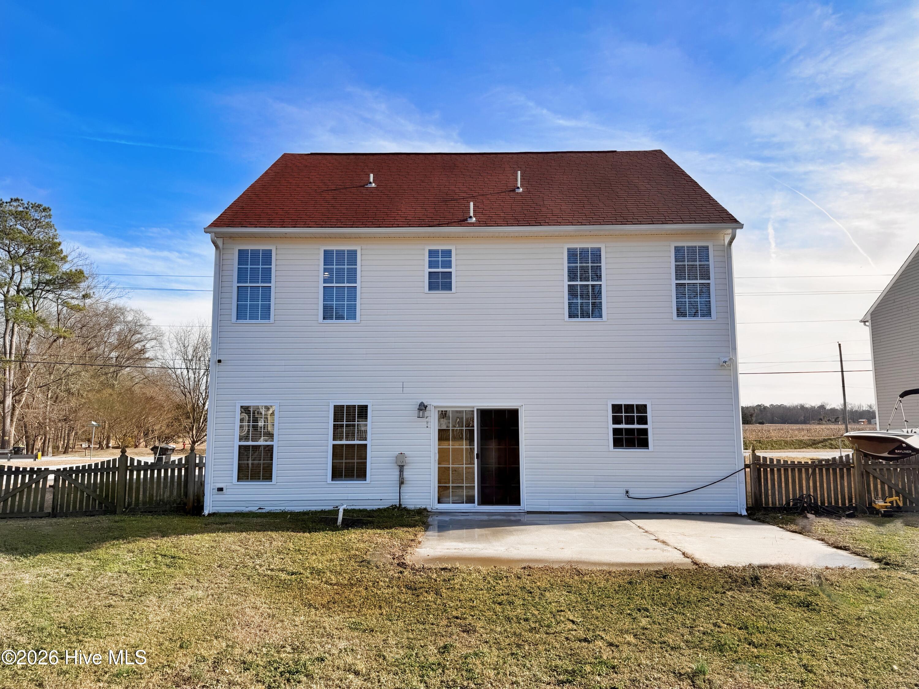 100547389 | Photo 43