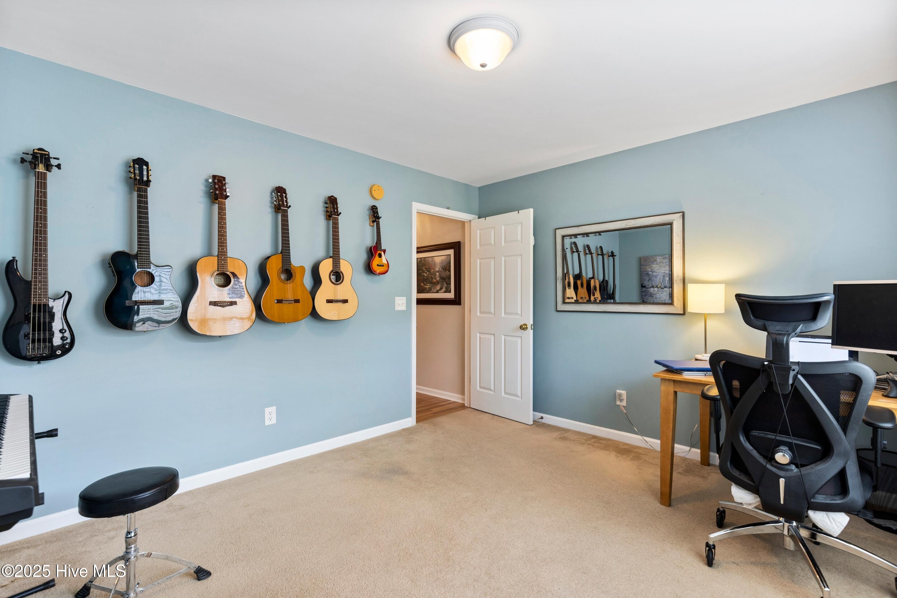 100519382 | Photo 33