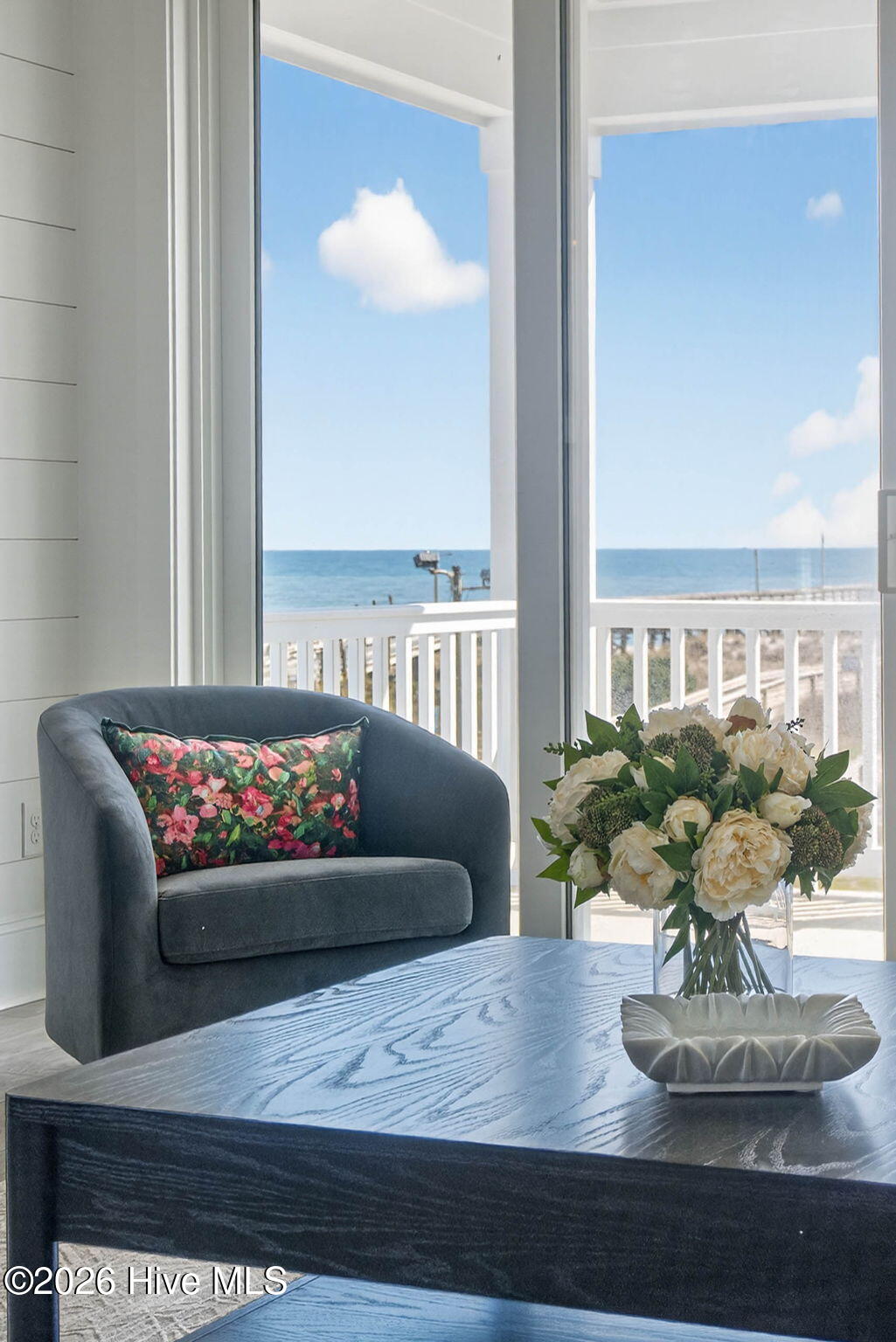 100543300 | Photo 91