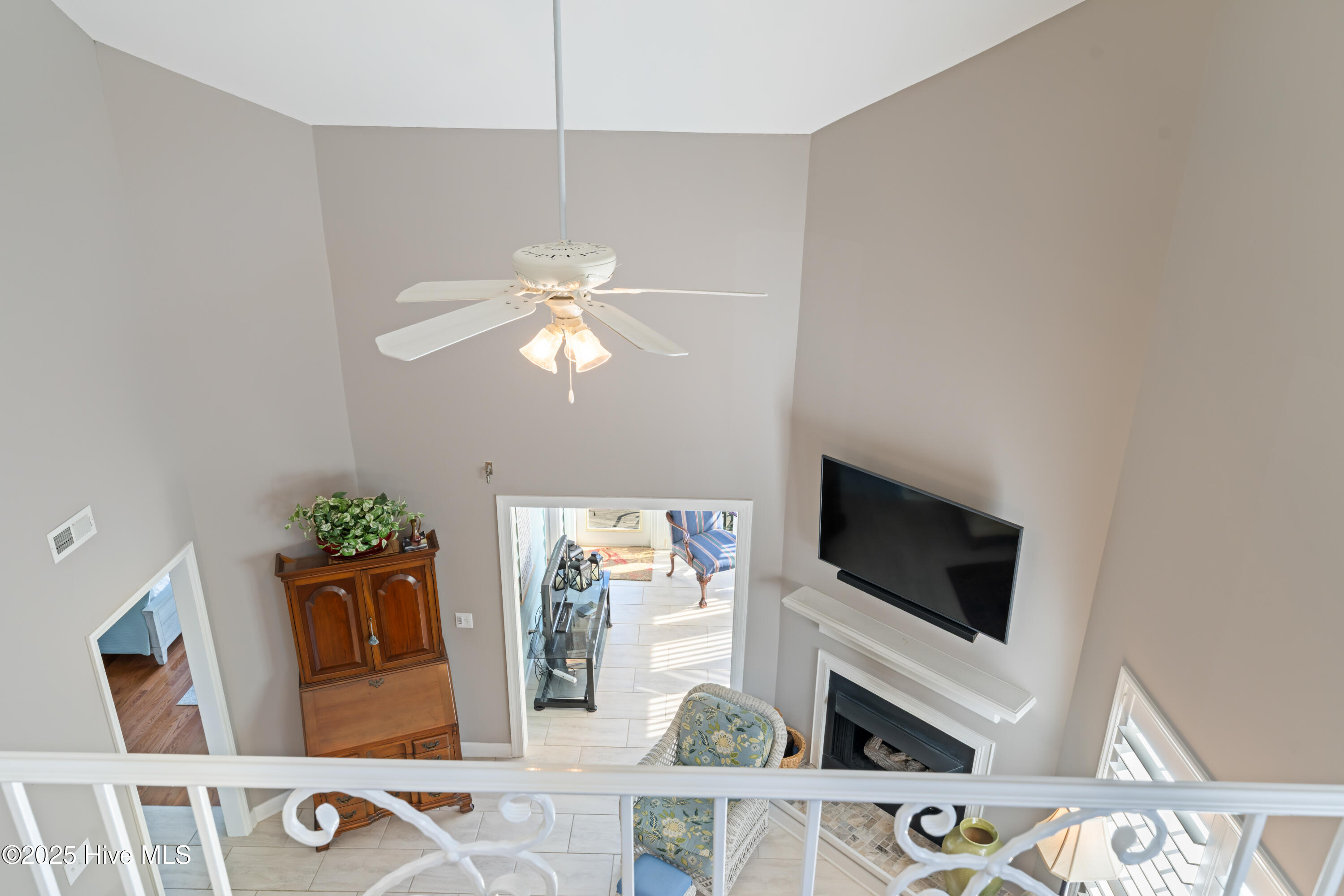 100543099 | Photo 46