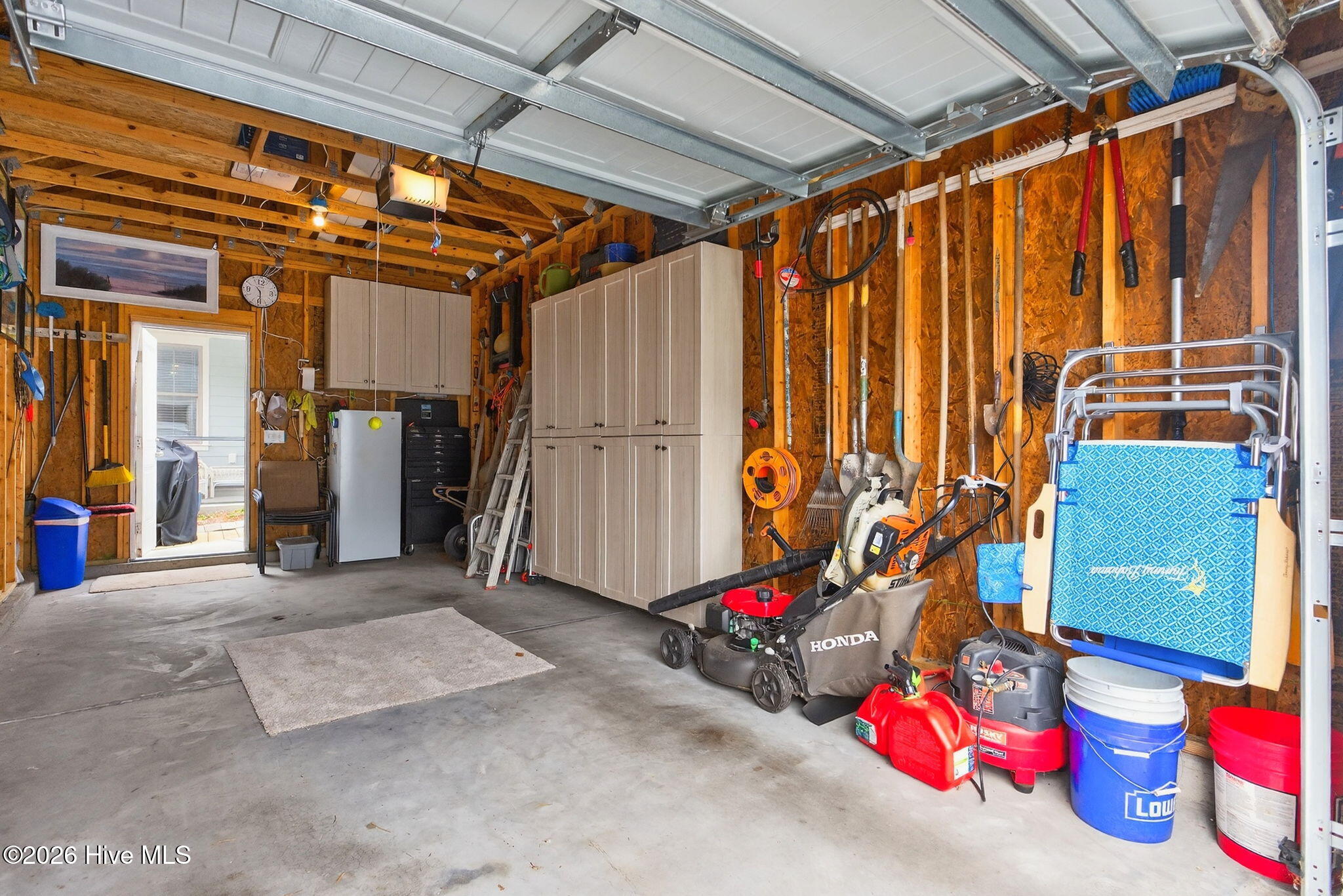 100553997 | Photo 44