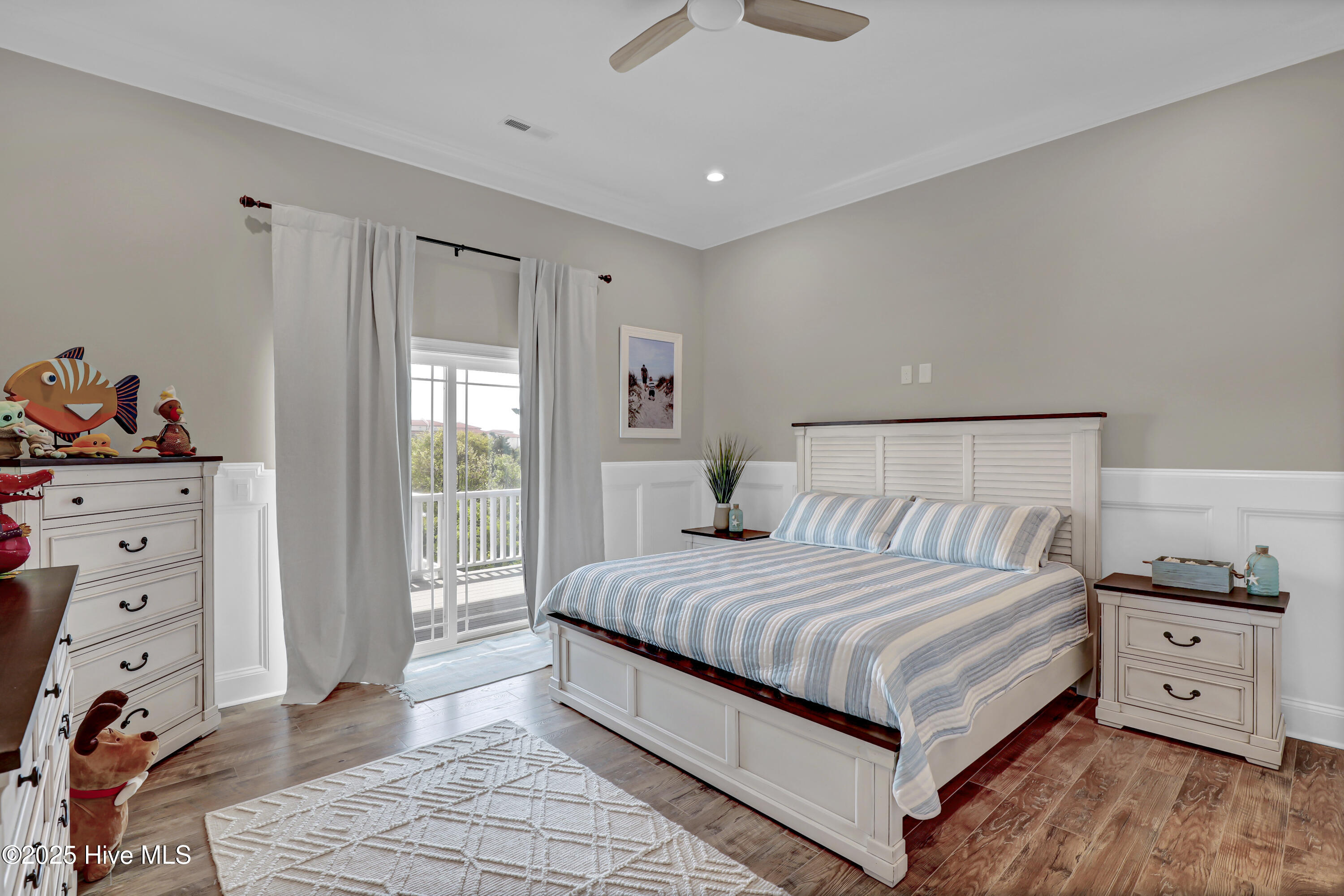 100503420 | Photo 25