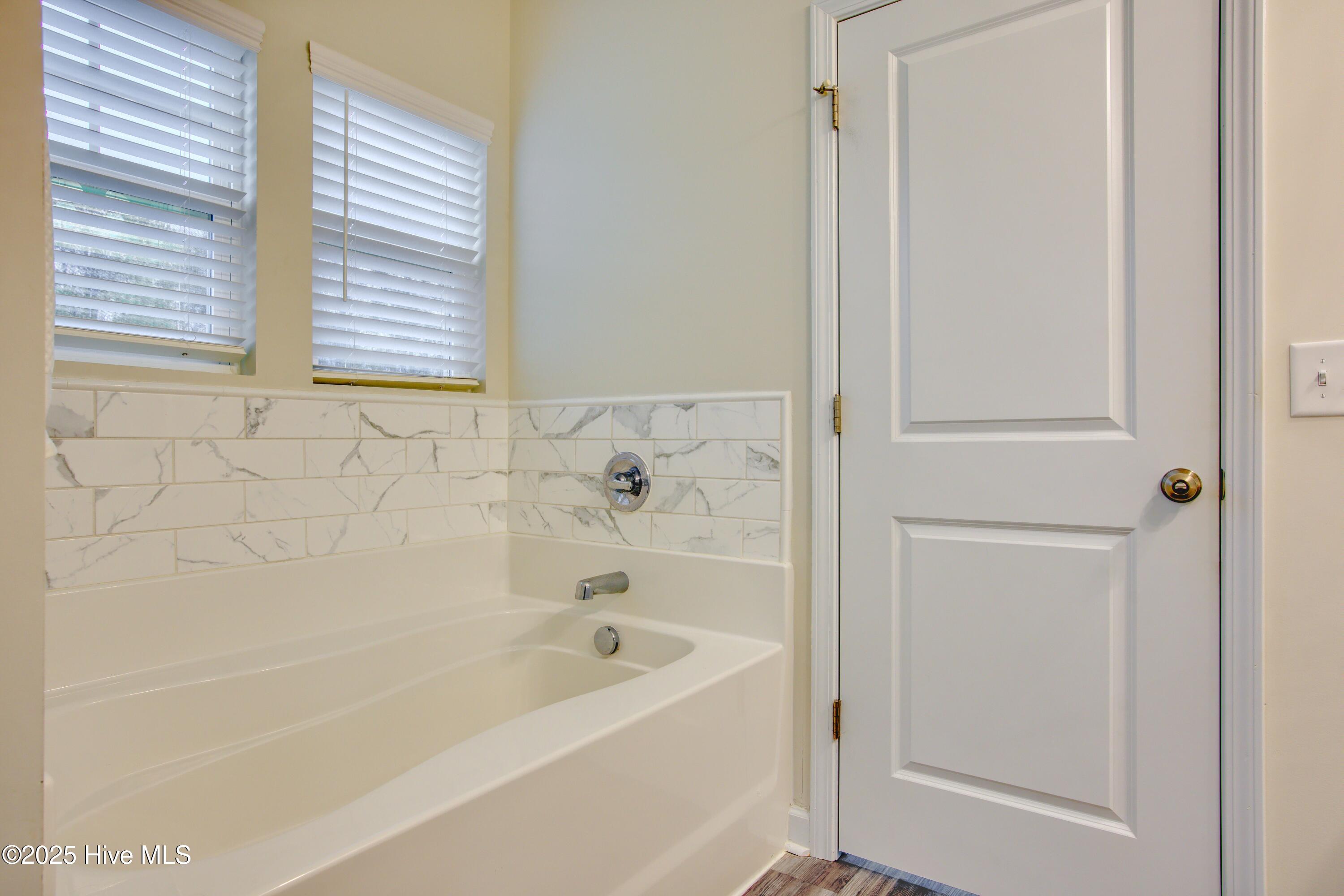 100544782 | Photo 17