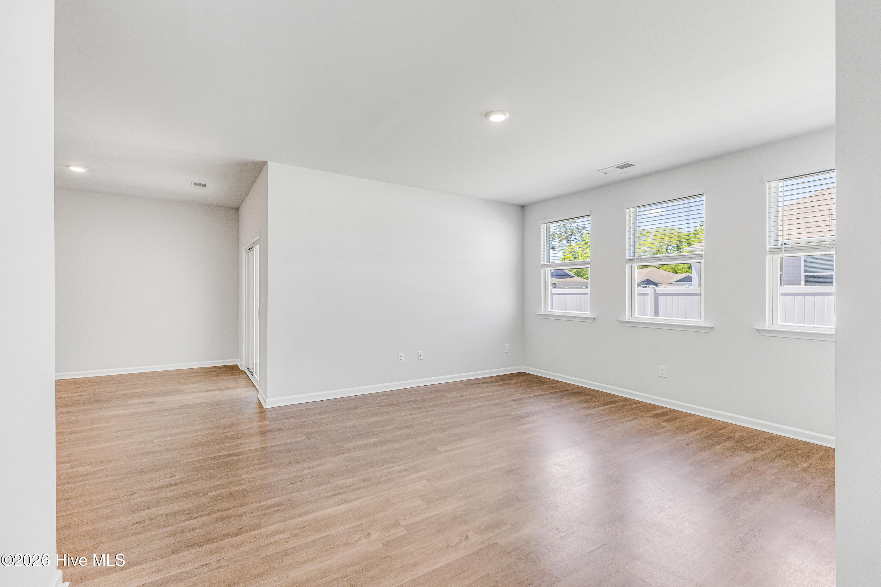 100521011 | Photo 20