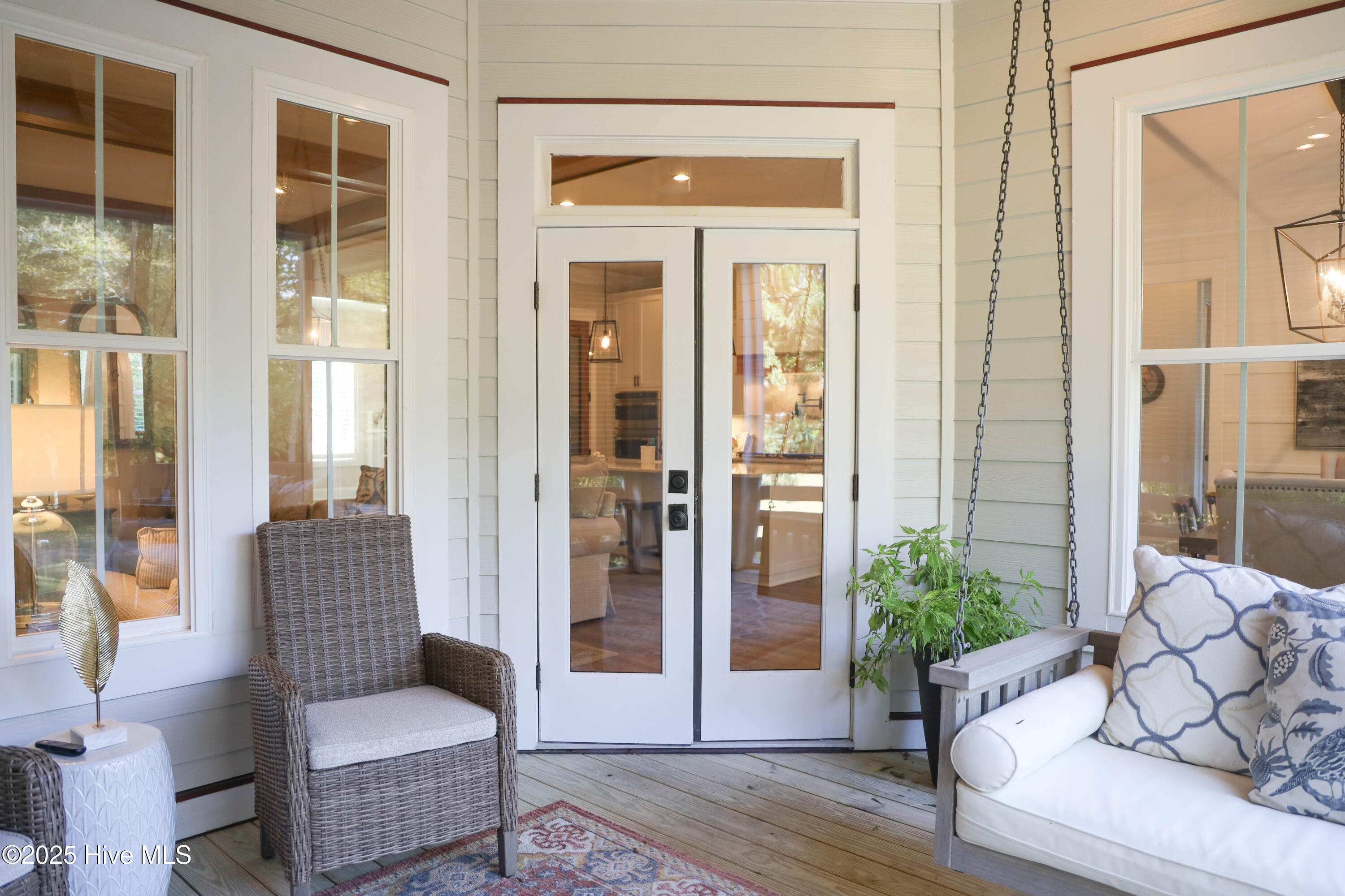 100556308 | Photo 41