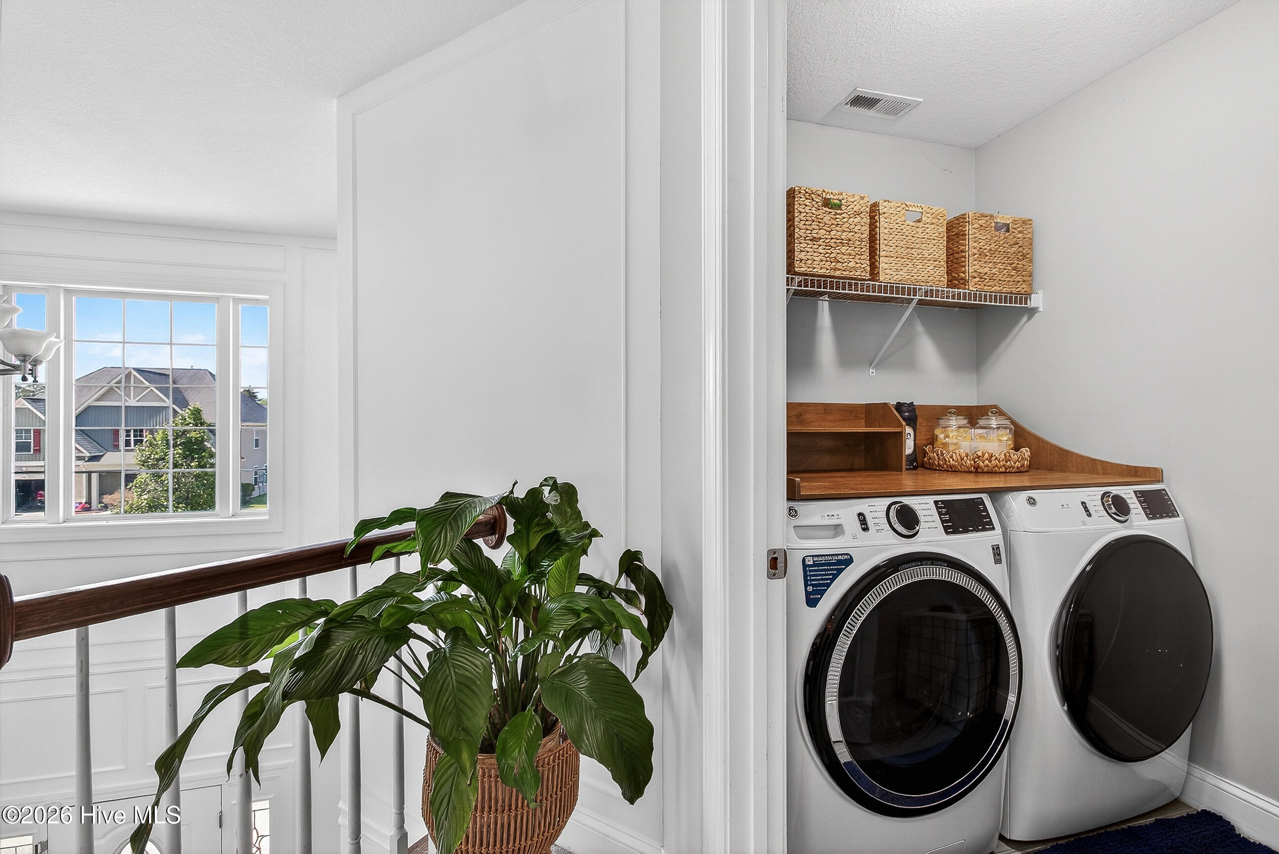 100568368 | Photo 29