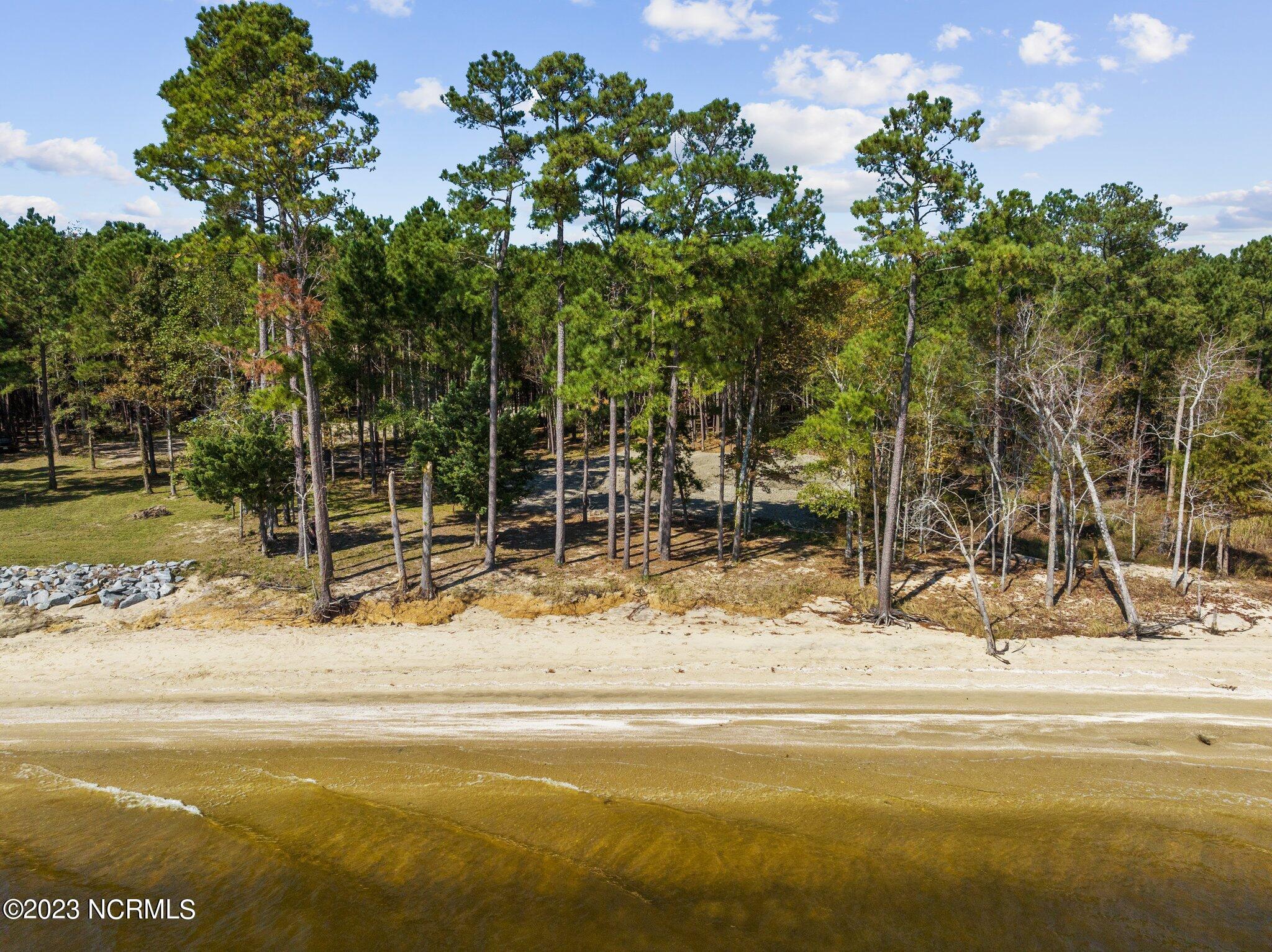 Homes for sale in Oriental, NC | 8 Sandy Bay Dr E, Oriental, NC 28571 | MLS# 100415066