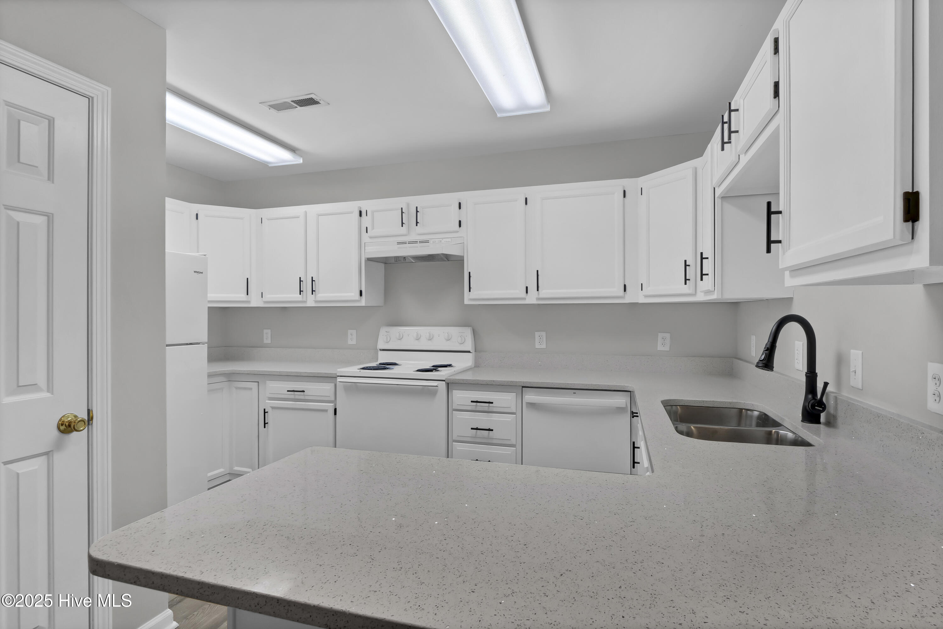 100483467 | Photo 10