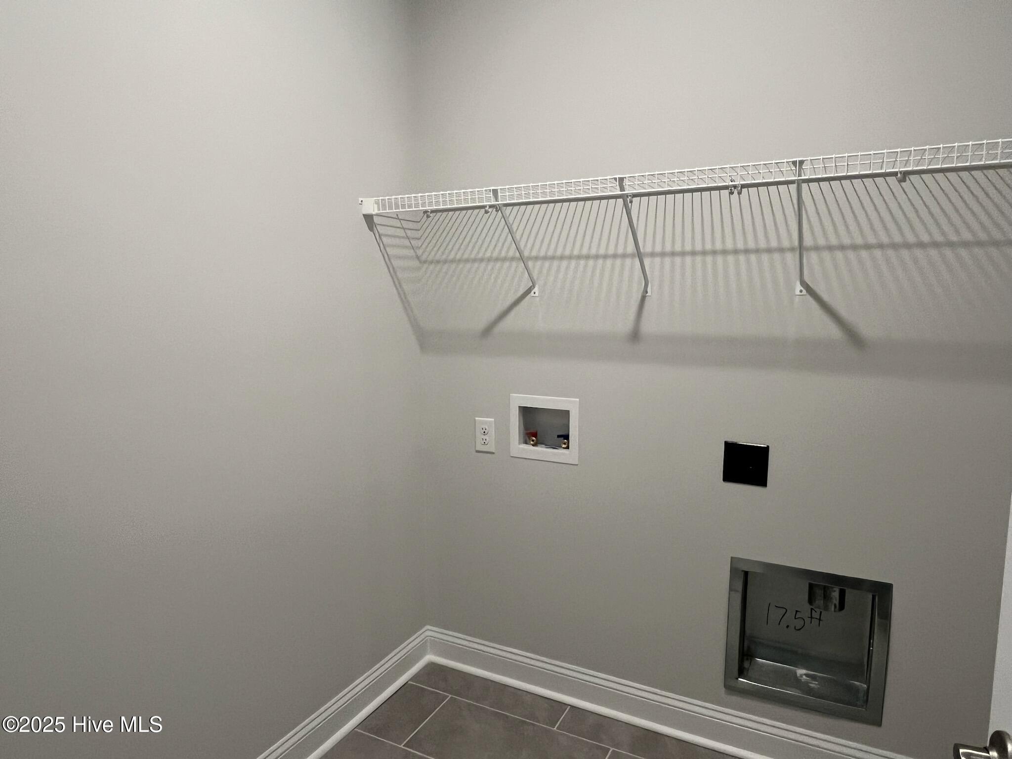 100428148 | Photo 35