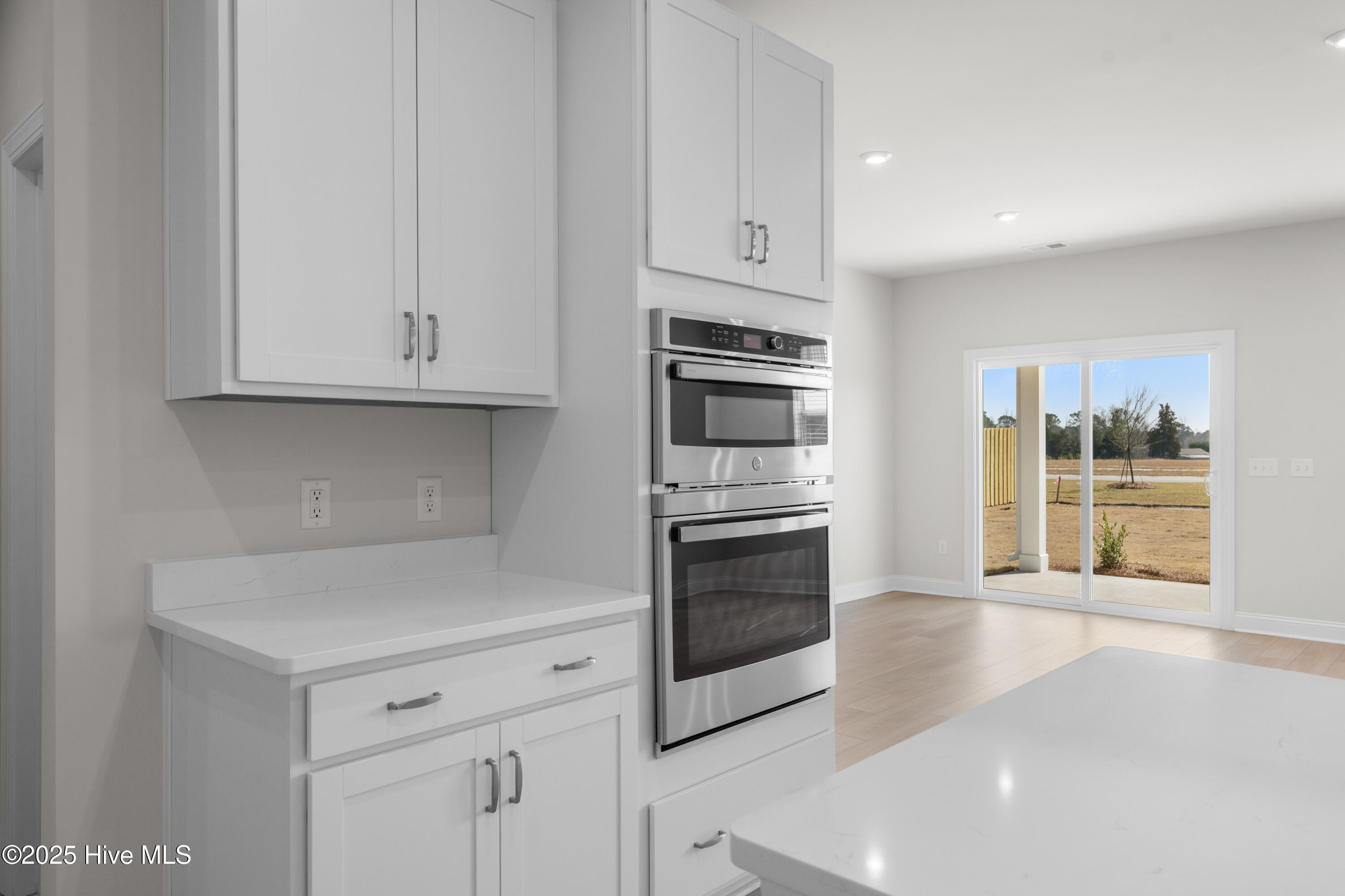 100565958 | Photo 20