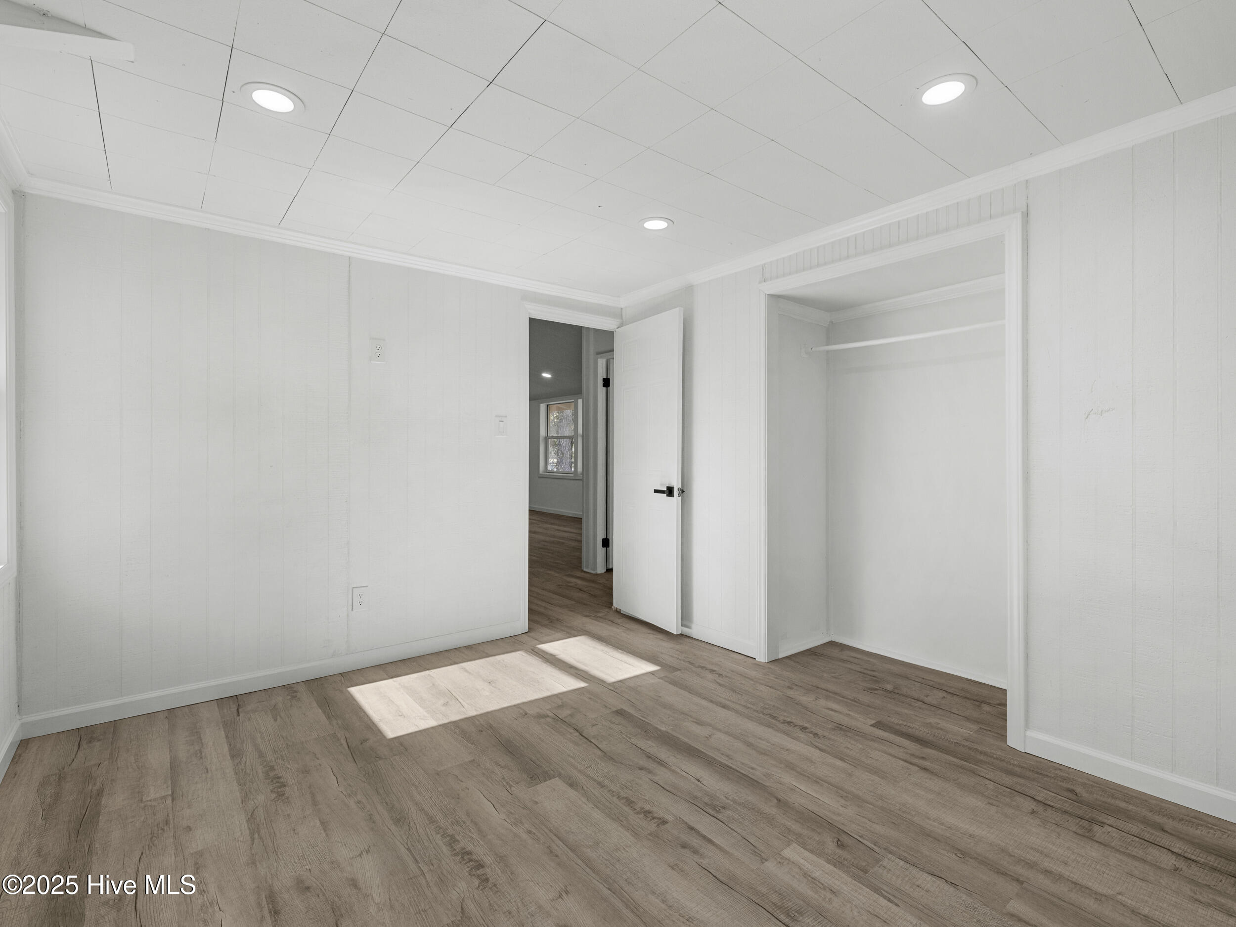 100545373 | Photo 33