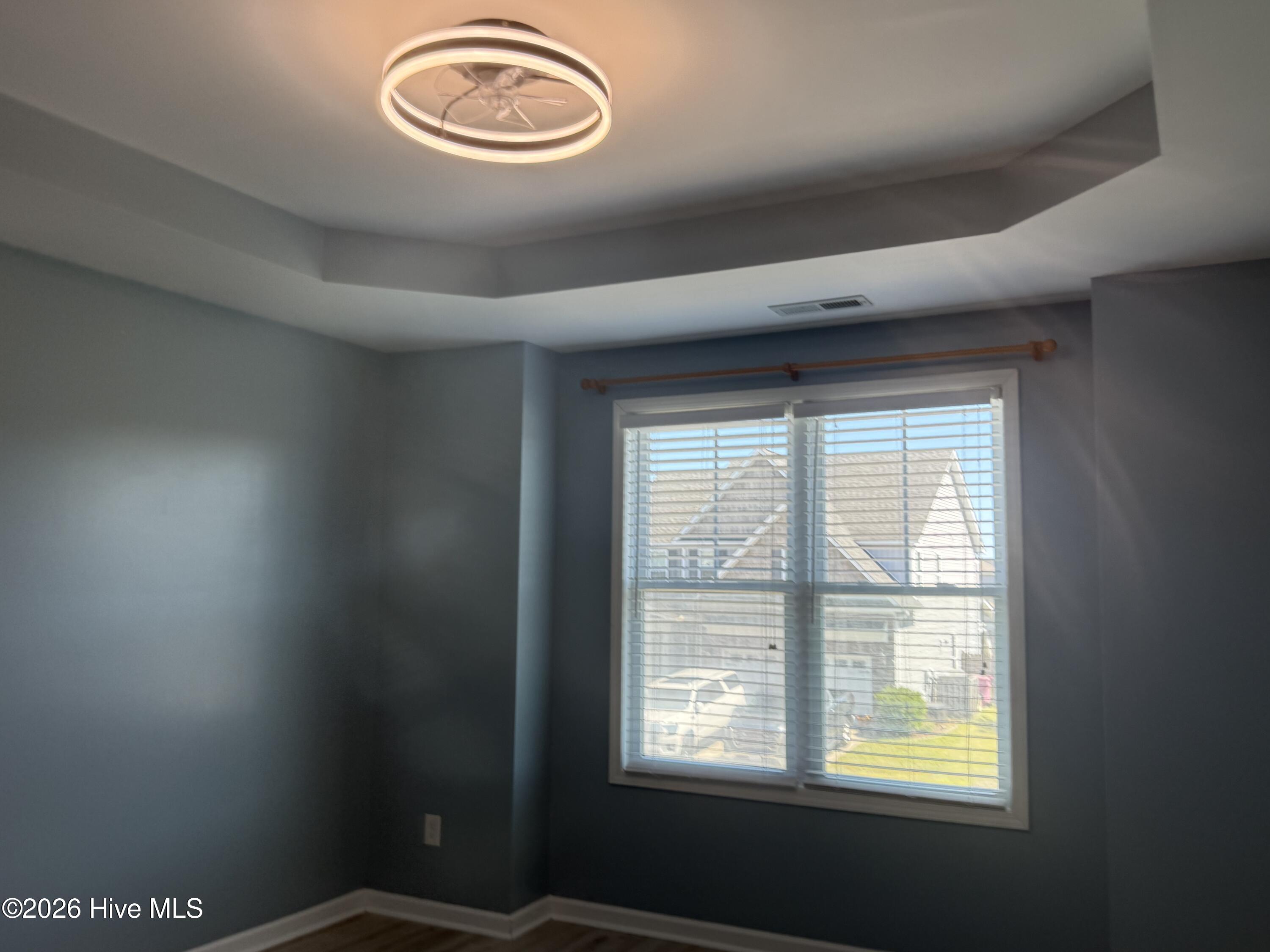 100566517 | Photo 14