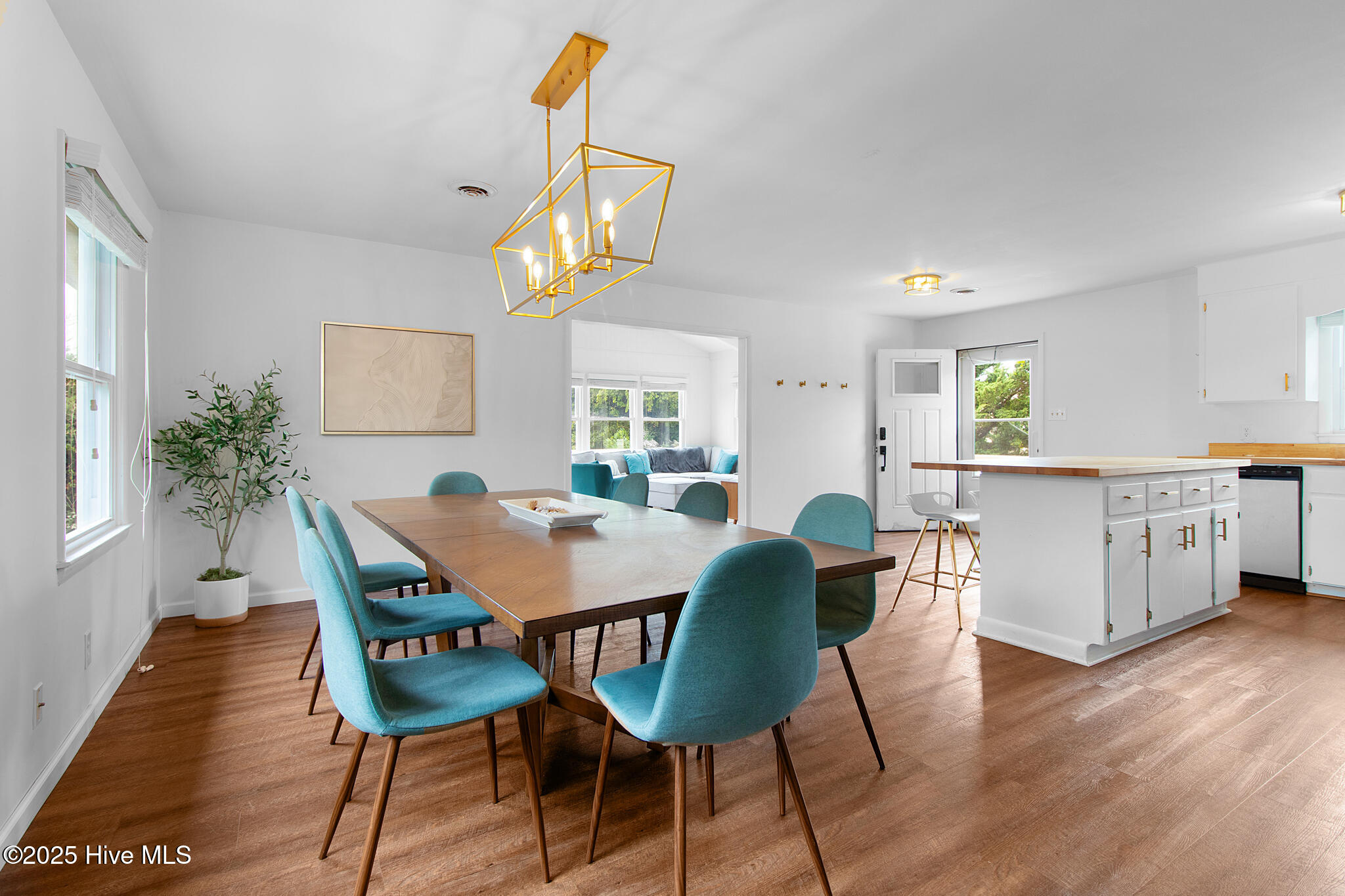 100527418 | Photo 17