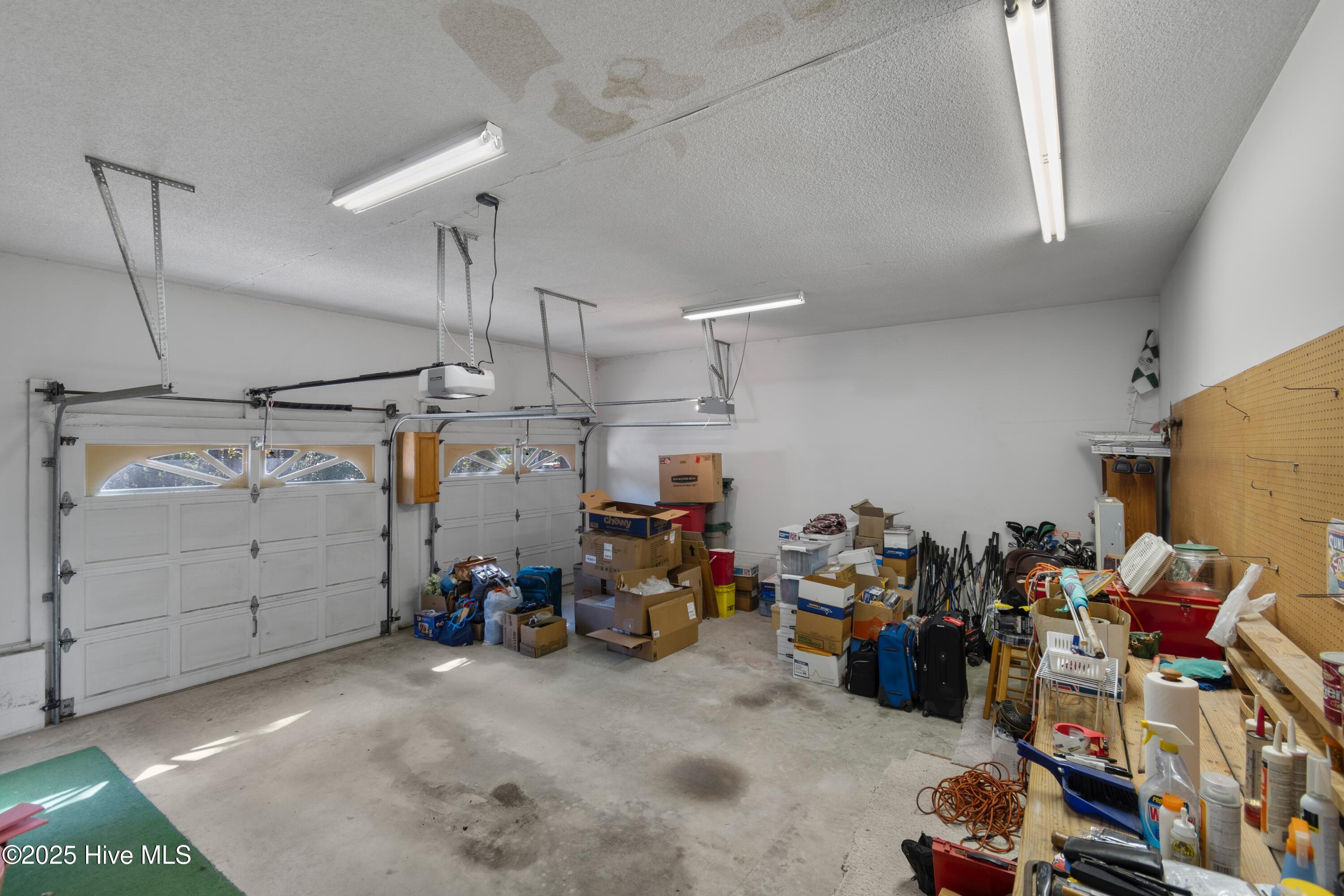 100533822 | Photo 38