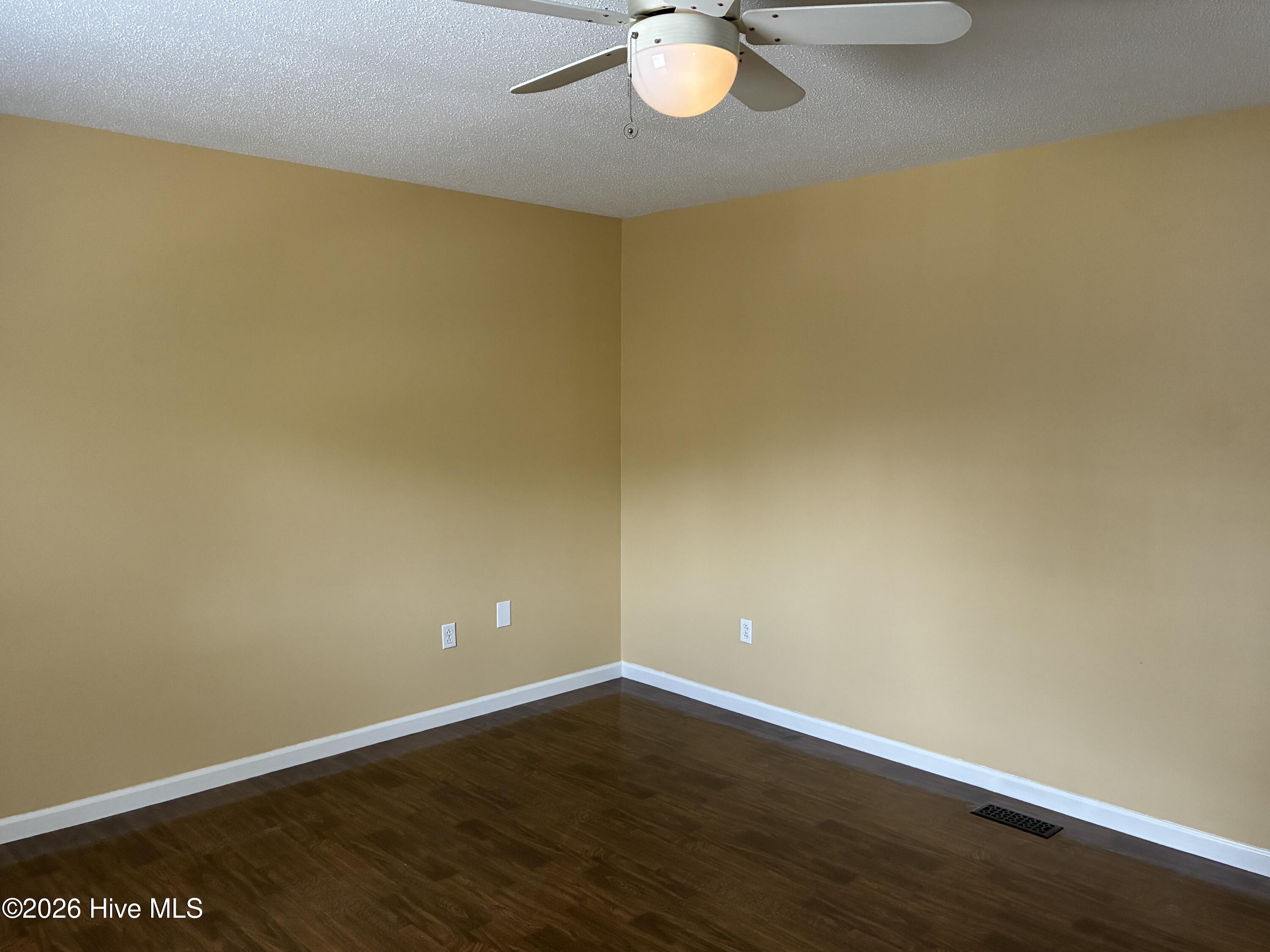 100558750 | Photo 24