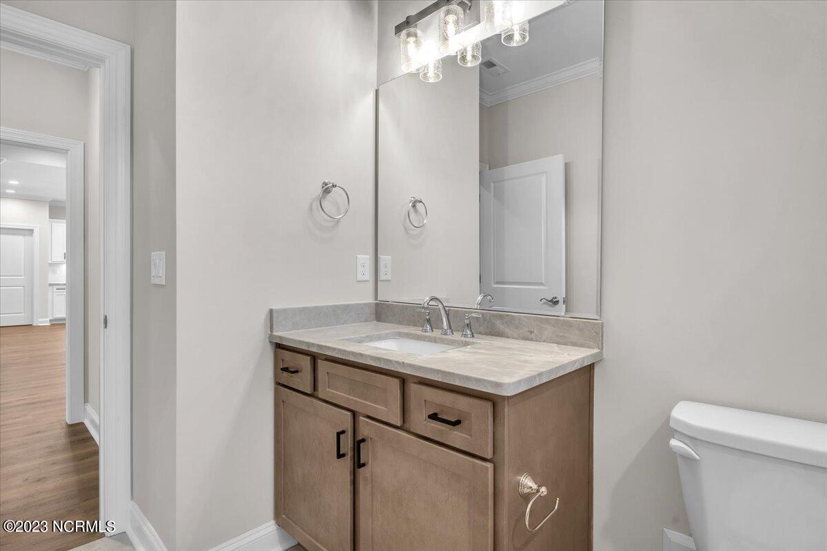 100524155 | Photo 25