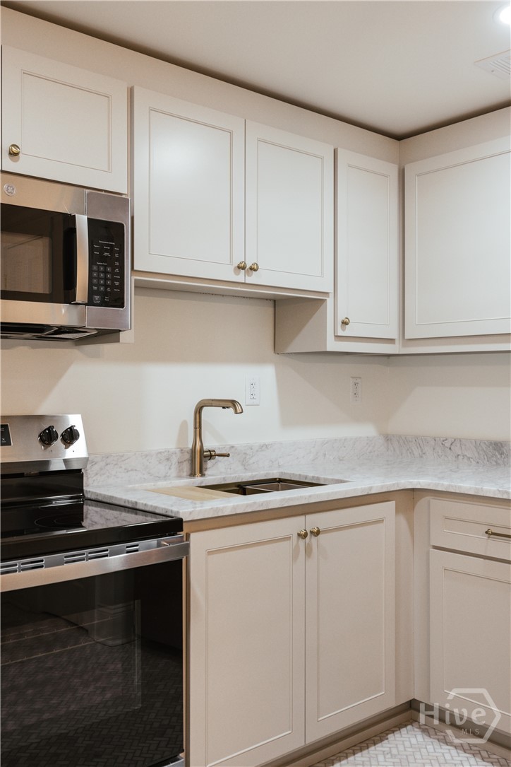 244 E Washington 150