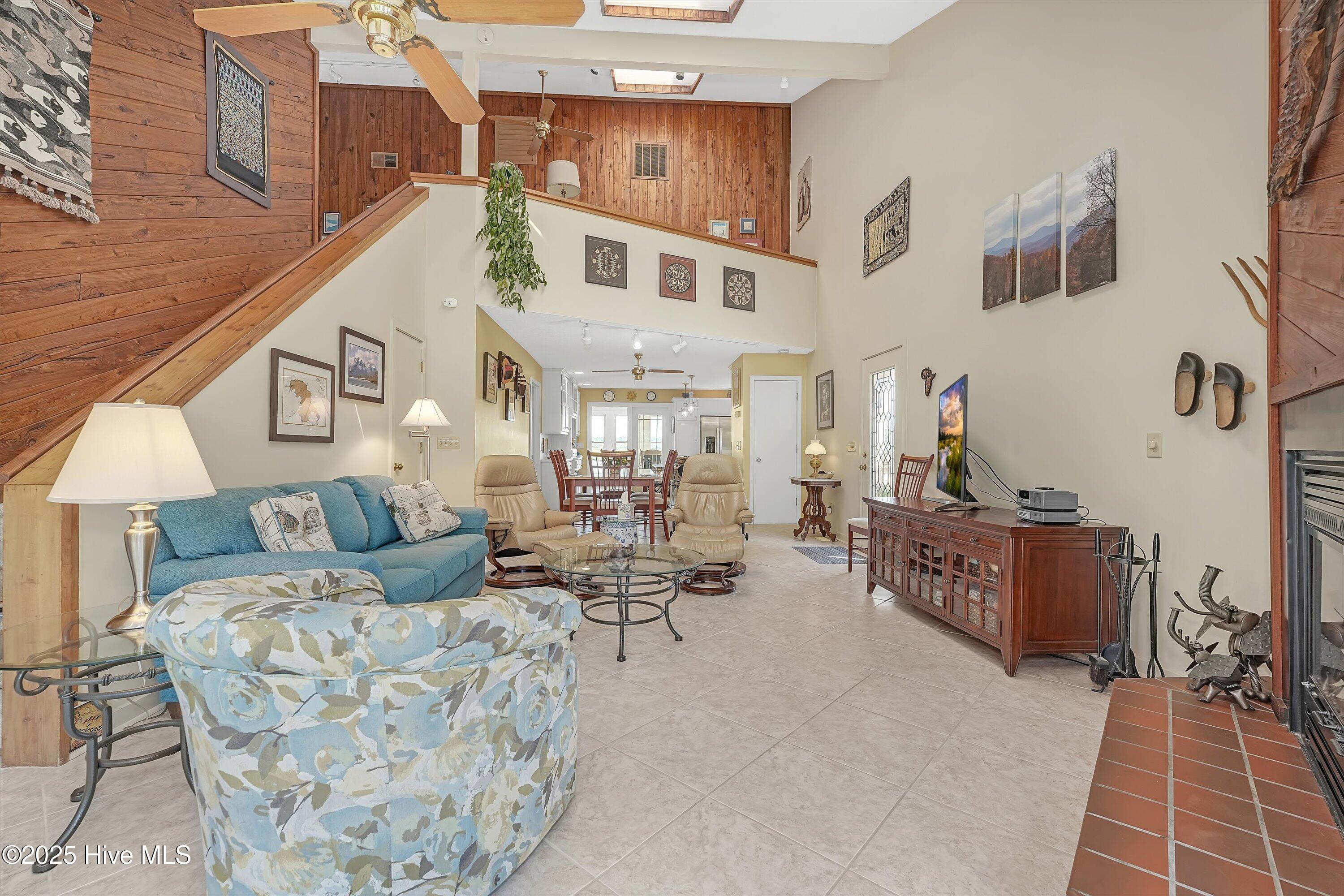 100522322 | Photo 17