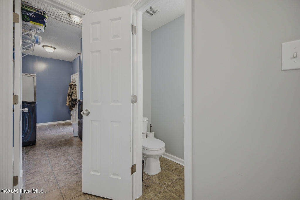 100565606 | Photo 32