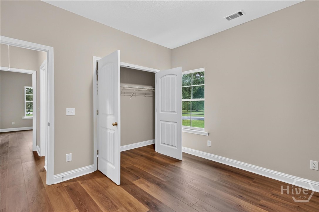 Guest bedroom 2 on side of home