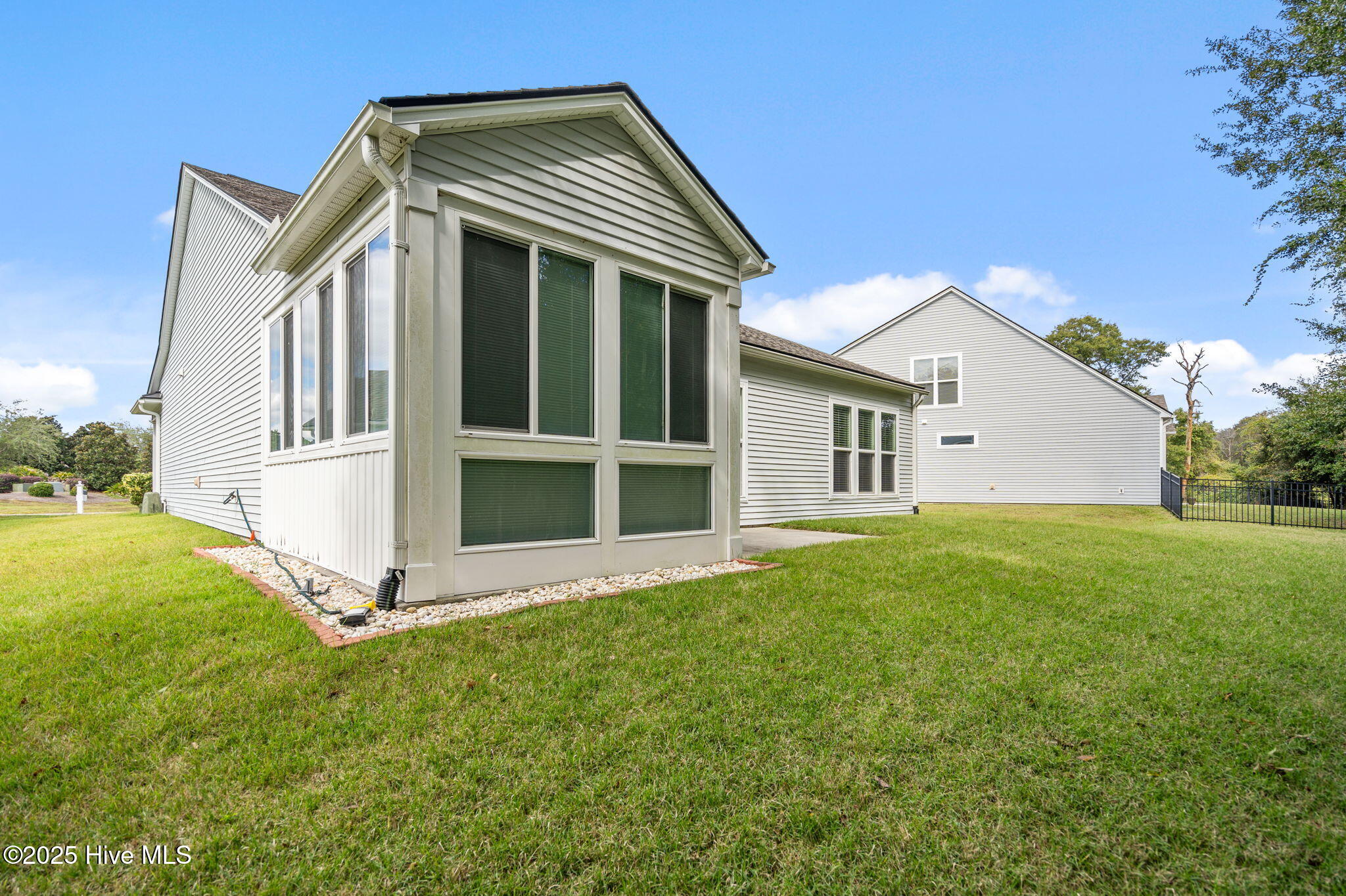 100515173 | Photo 39