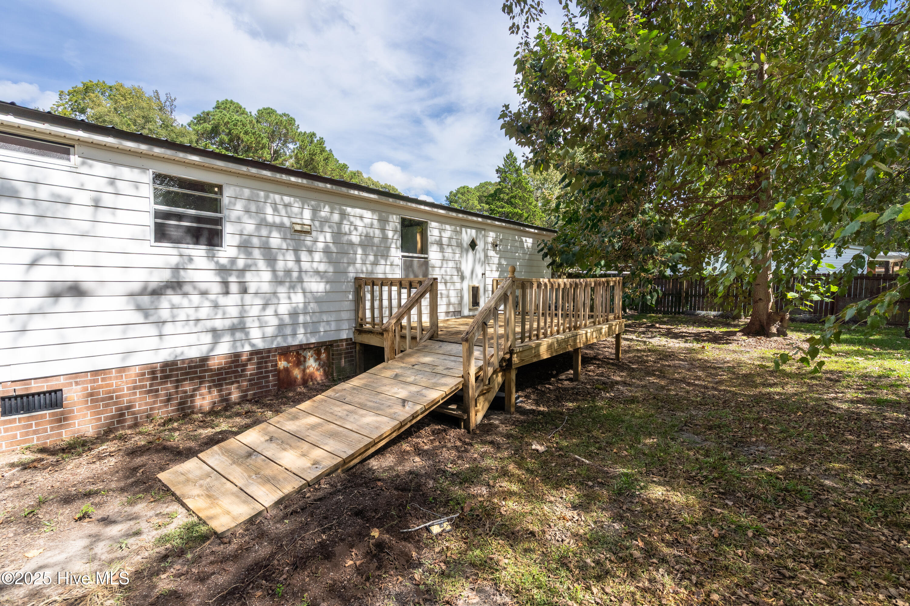 100535124 | Photo 15