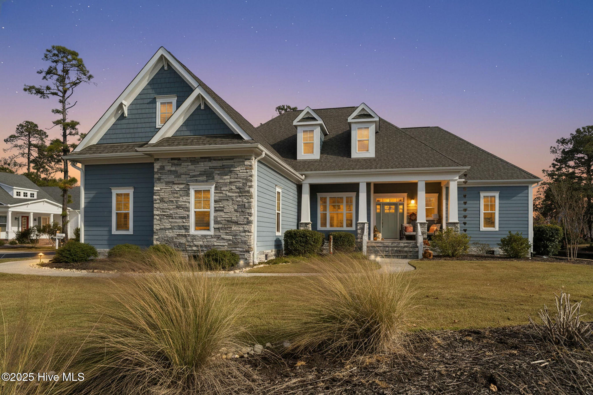 100547270 | Photo 43