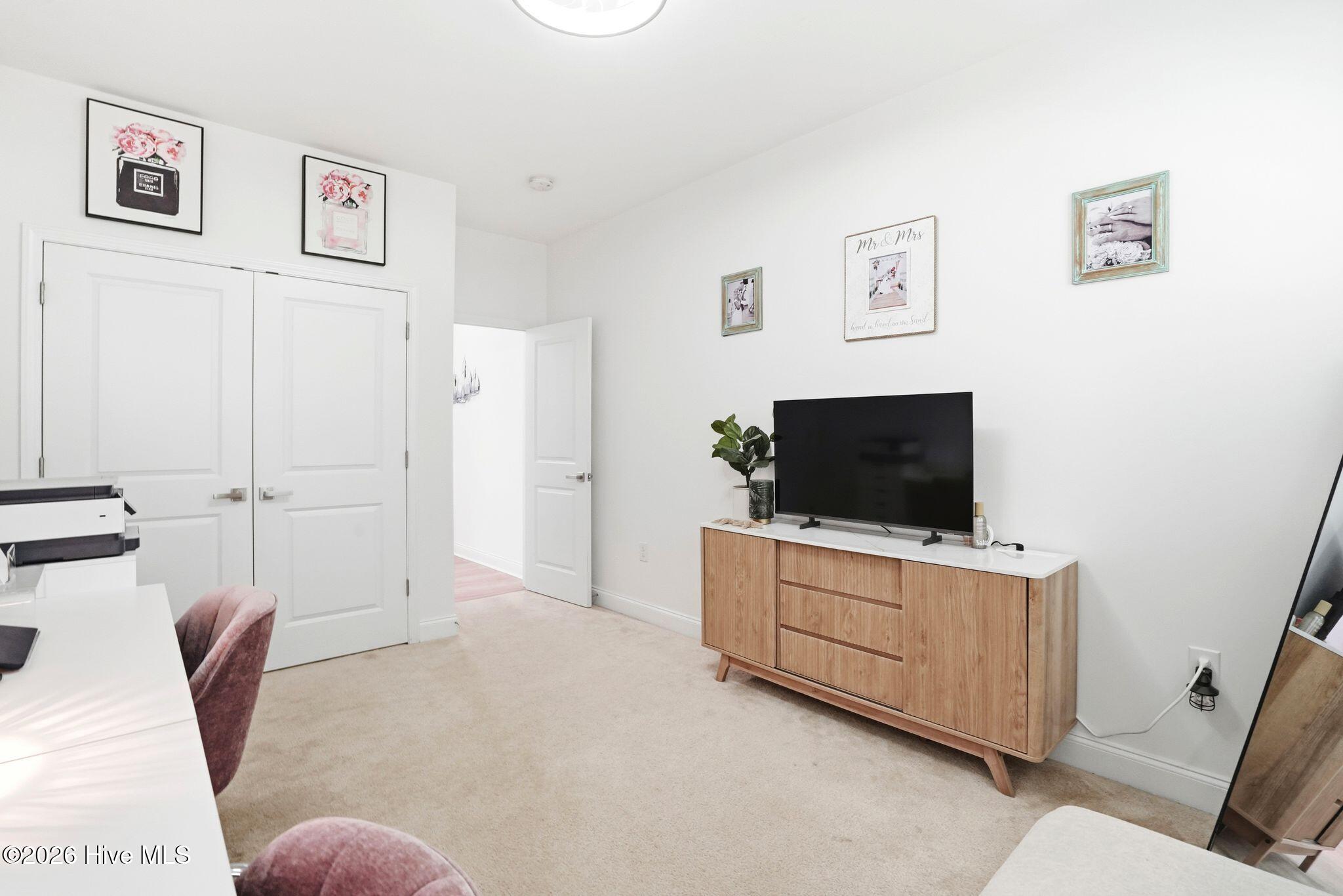 100566461 | Photo 44