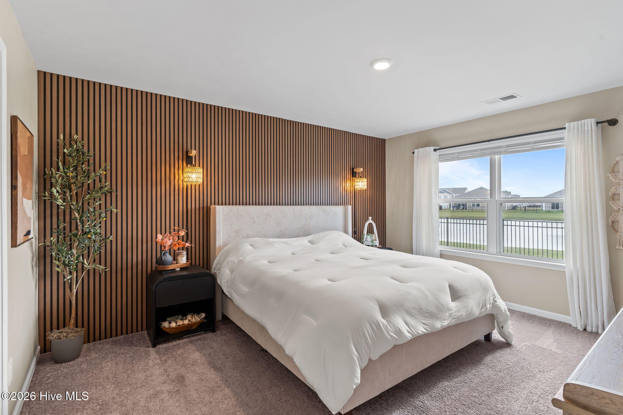 100558929 | Photo 27