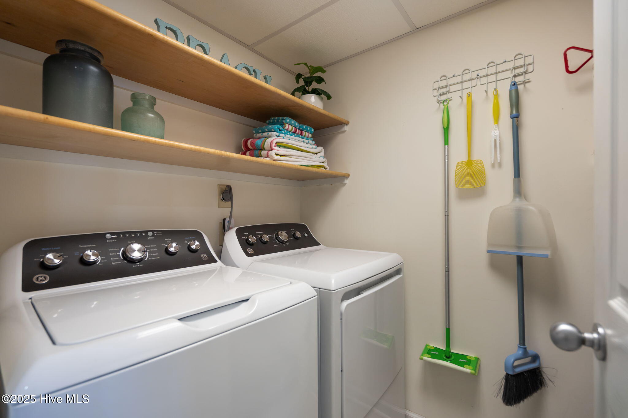 100530733 | Photo 16