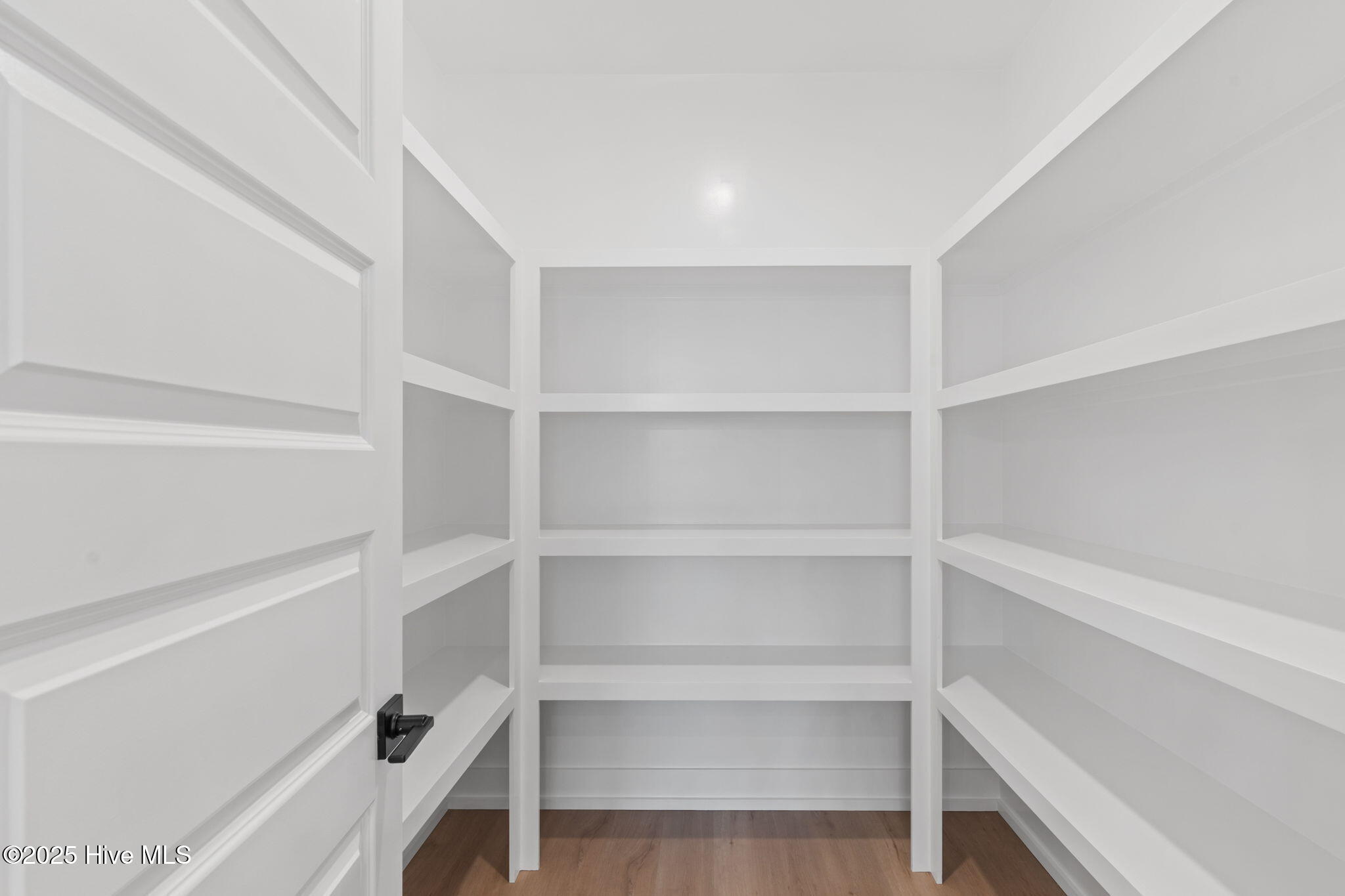 100479579 | Photo 43