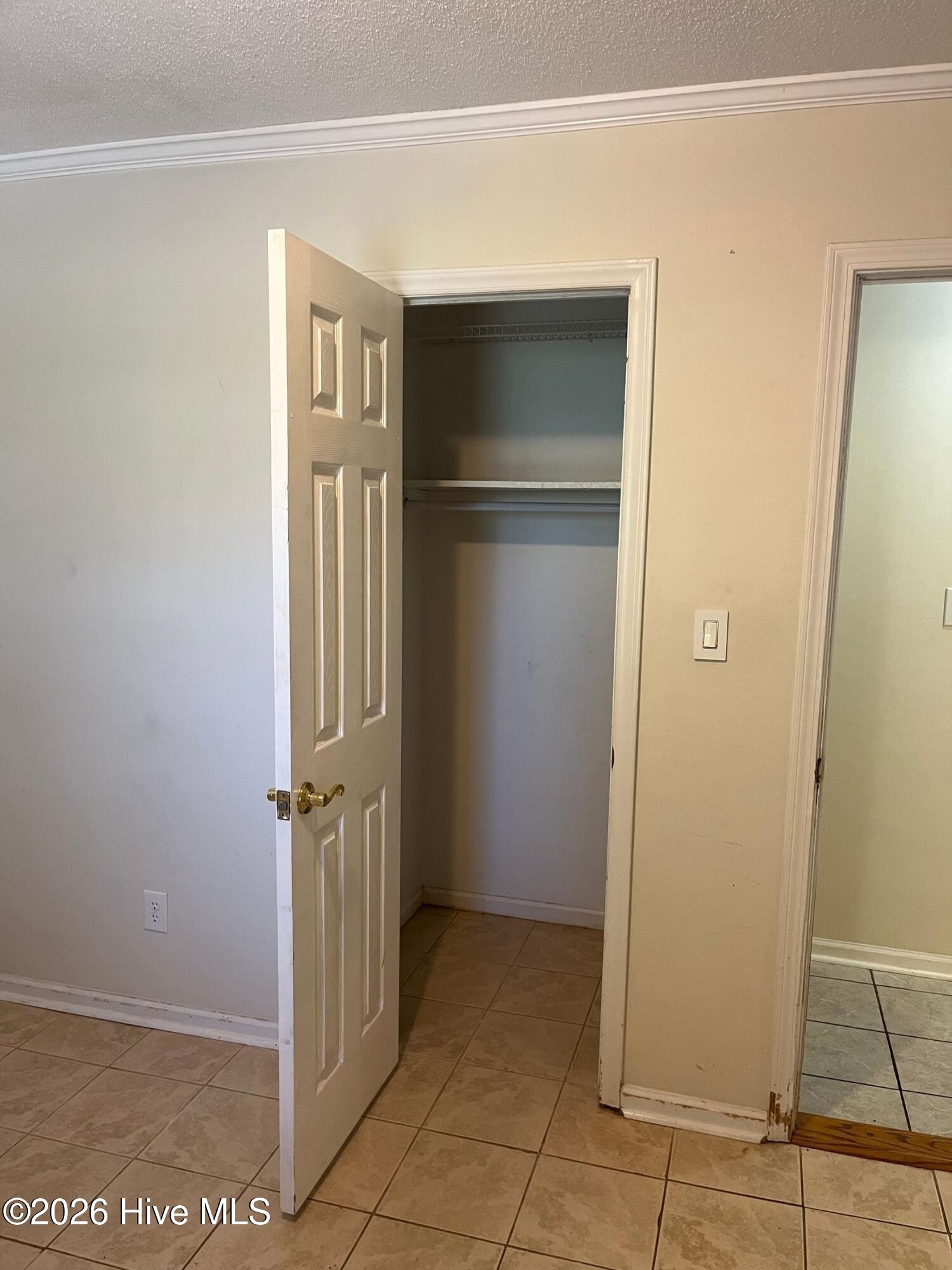 100569627 | Photo 15