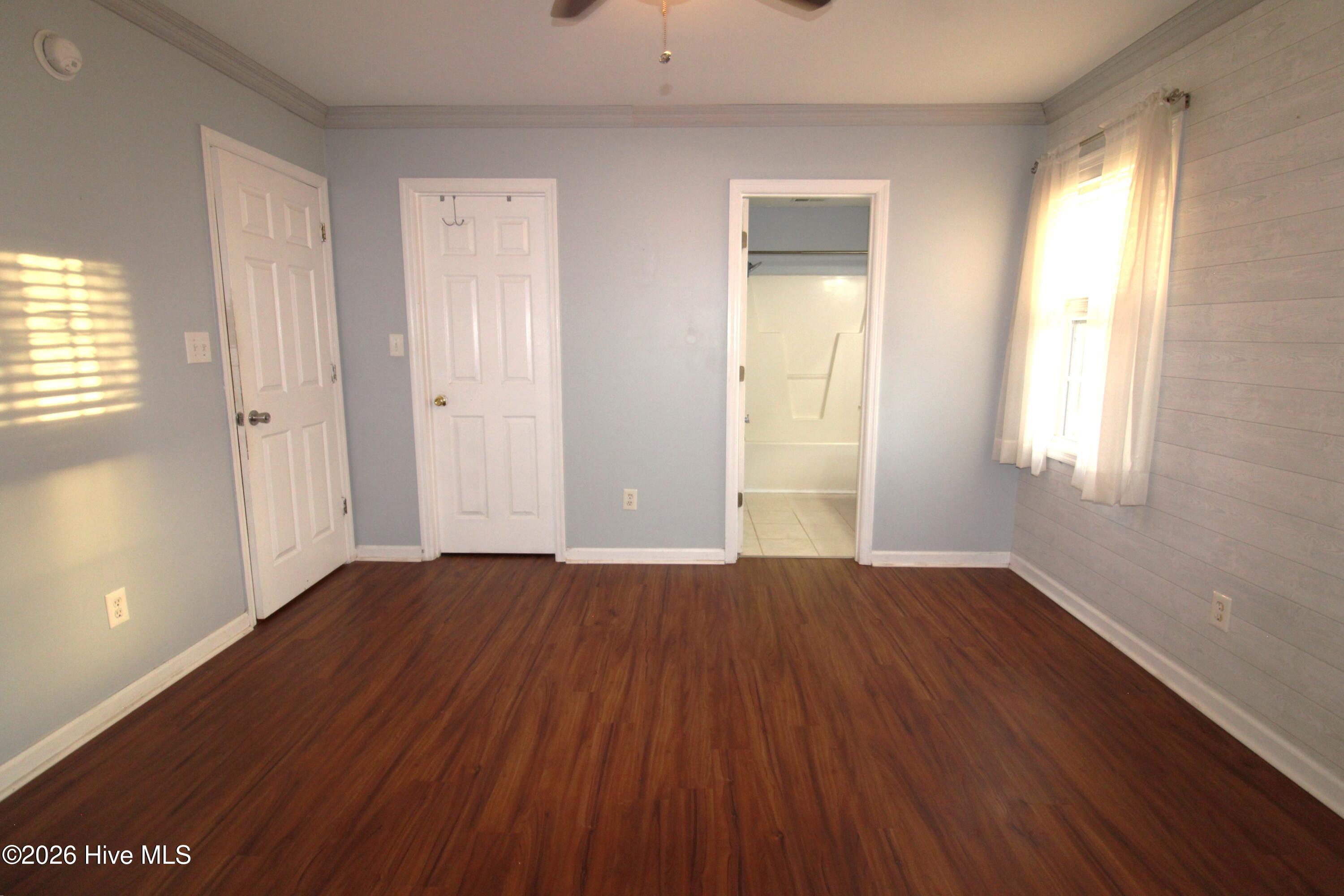 100558935 | Photo 32