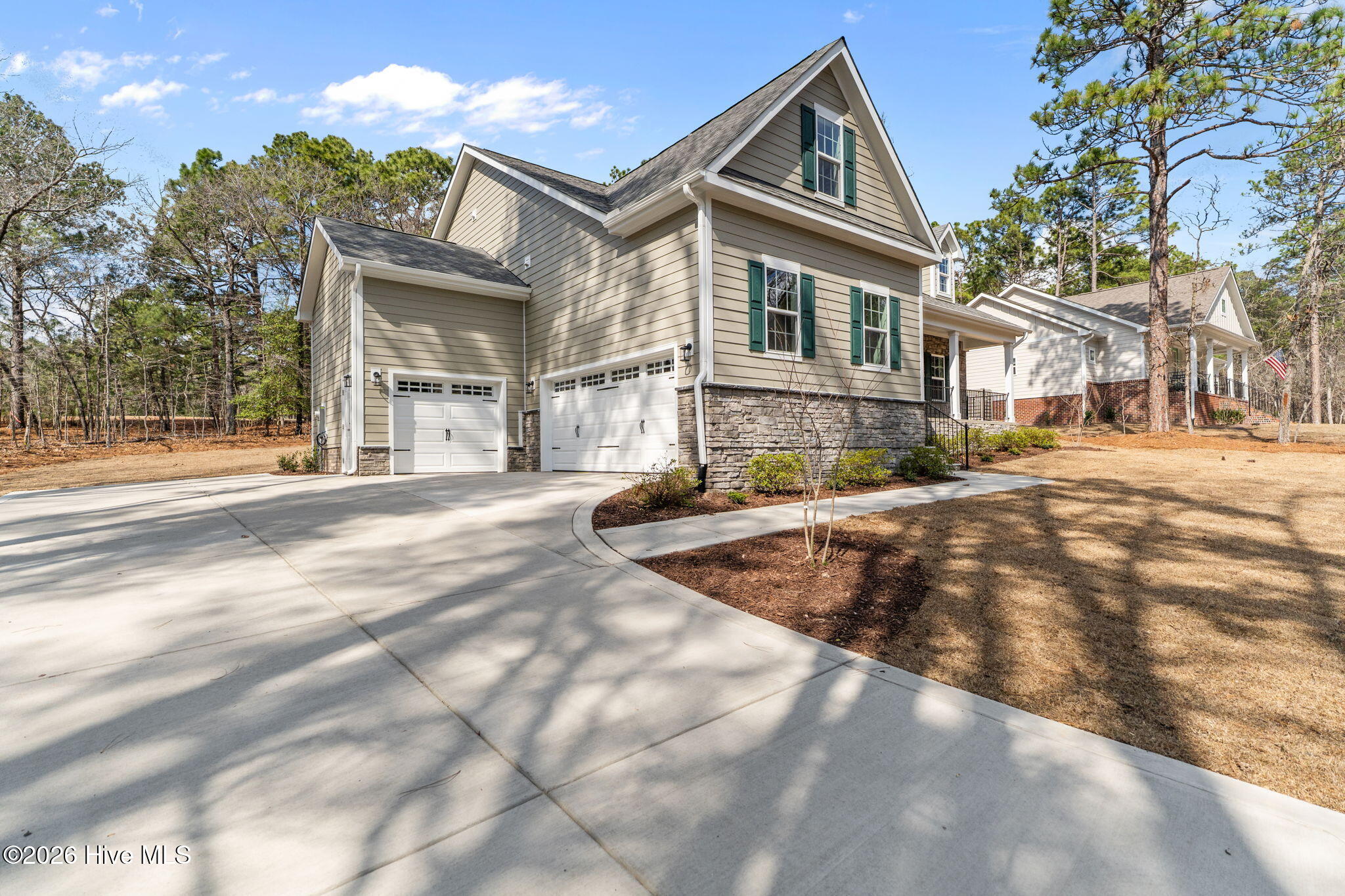 180 Longleaf Drive