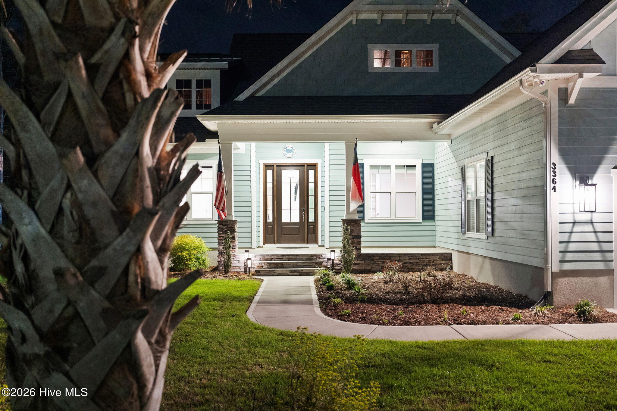 100563423 | Photo 74