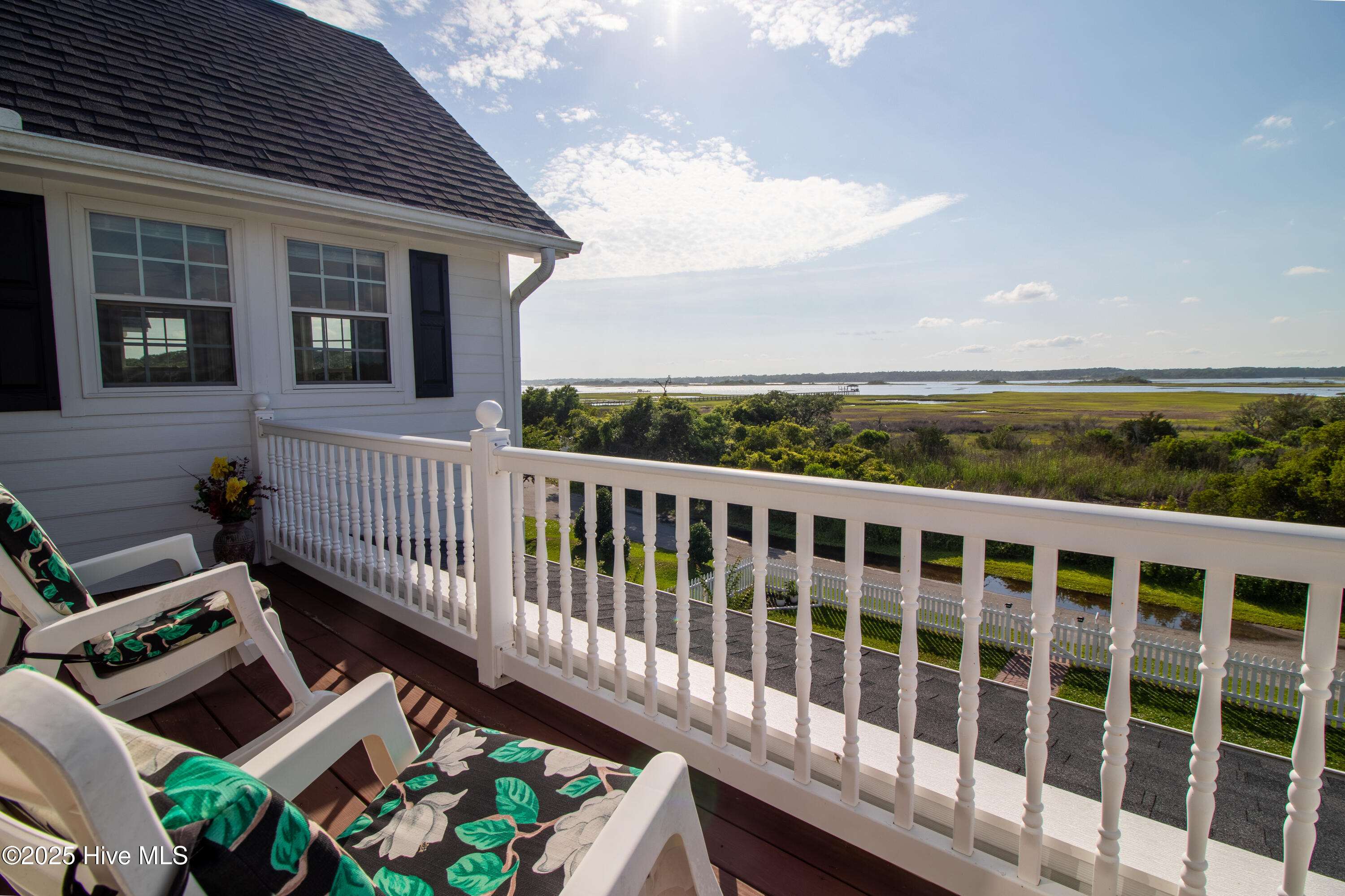 100535600 | Photo 37