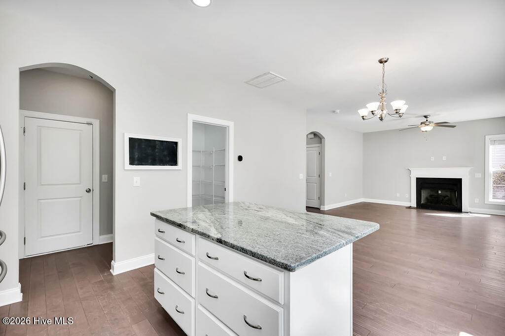 100558736 | Photo 15