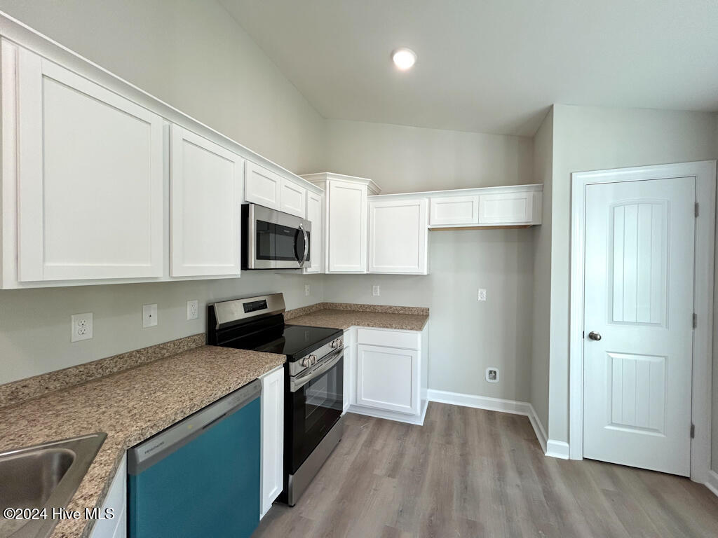 100563391 | Photo 20