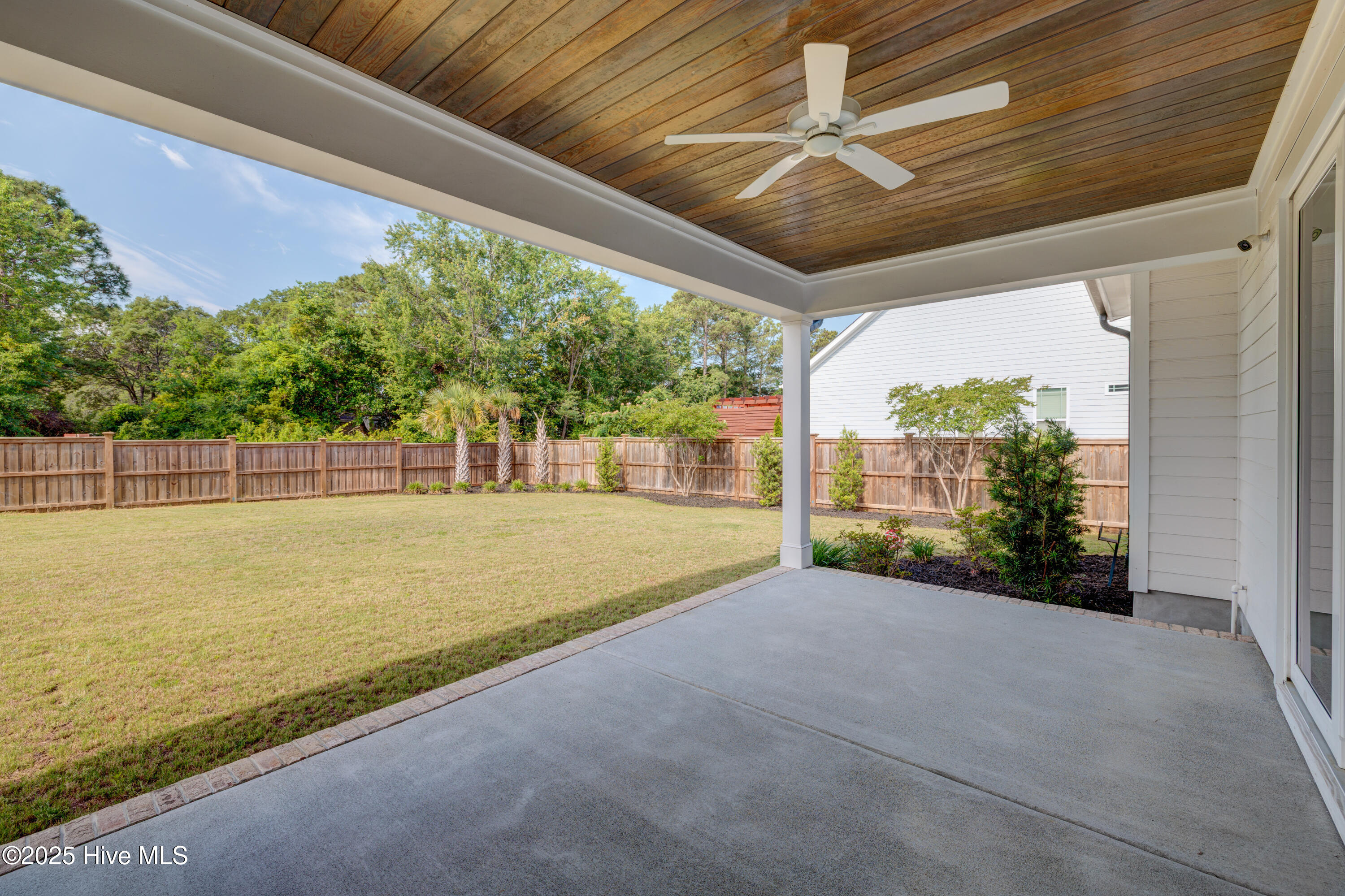 100553417 | Photo 60